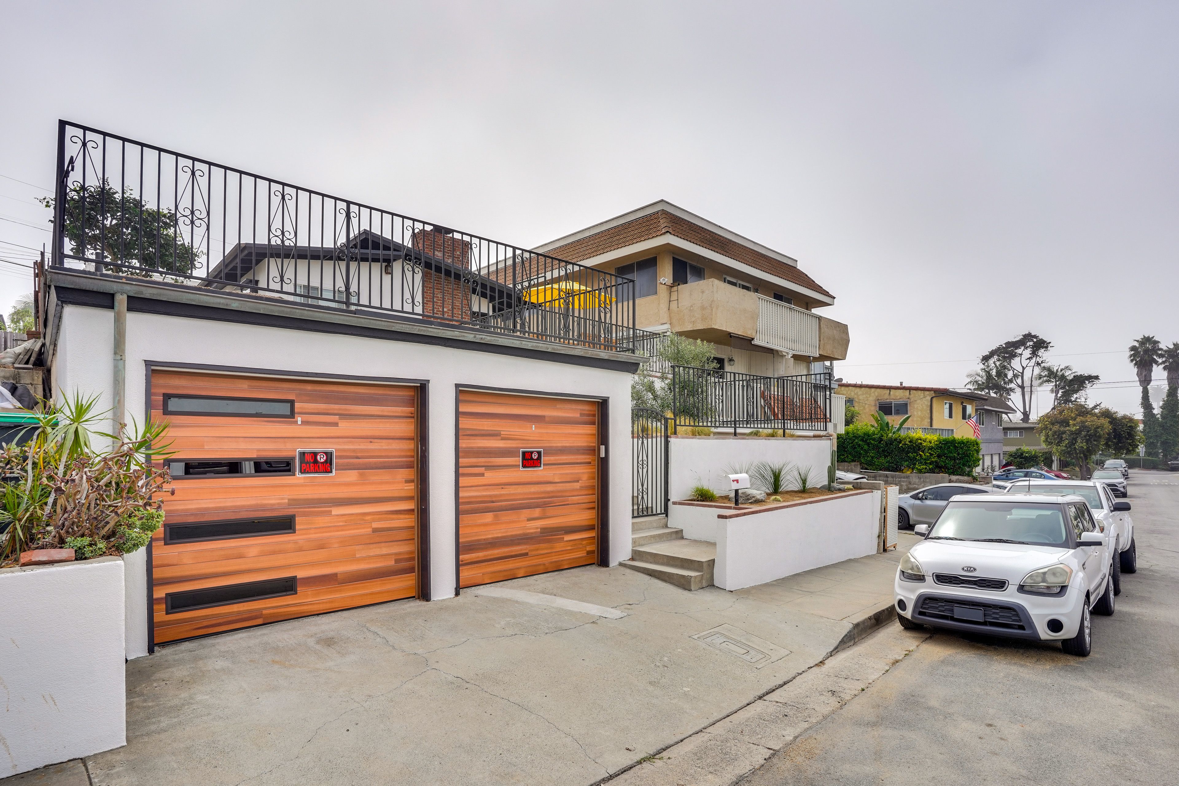 Parking | Shared Garage (1 Vehicle) | Driveway (1 Vehicle)