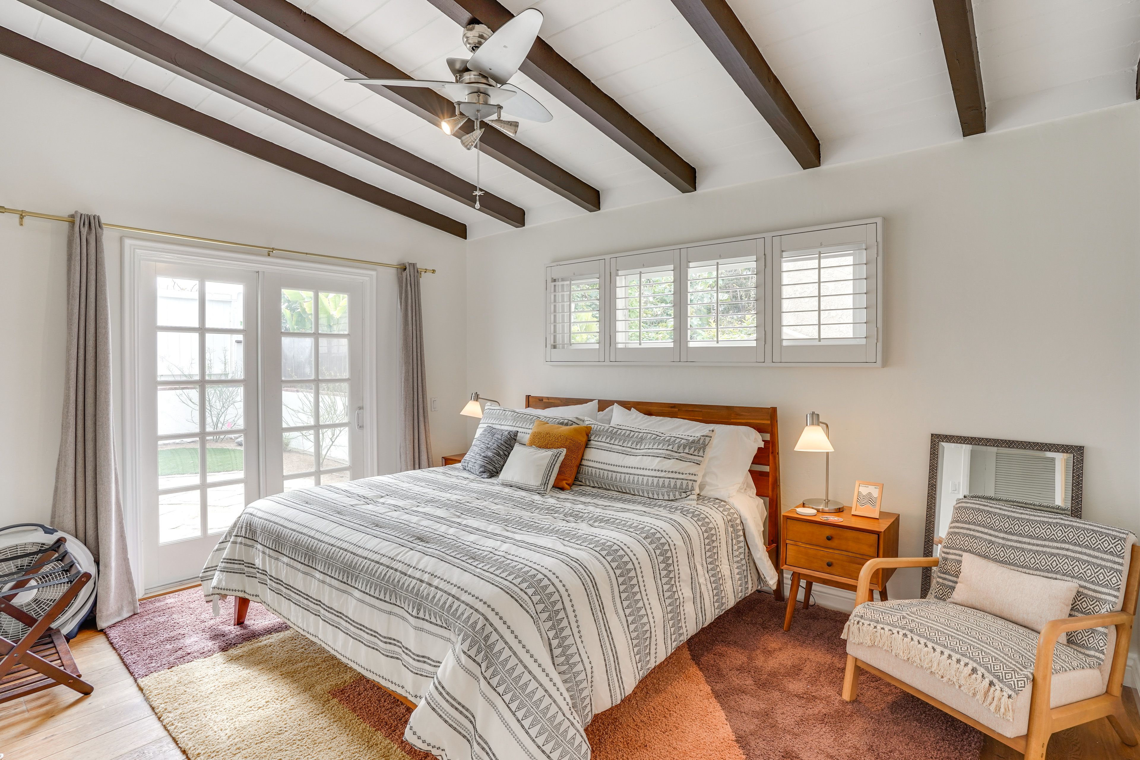 Bedroom 1 | King Bed | Linens & Towels Provided