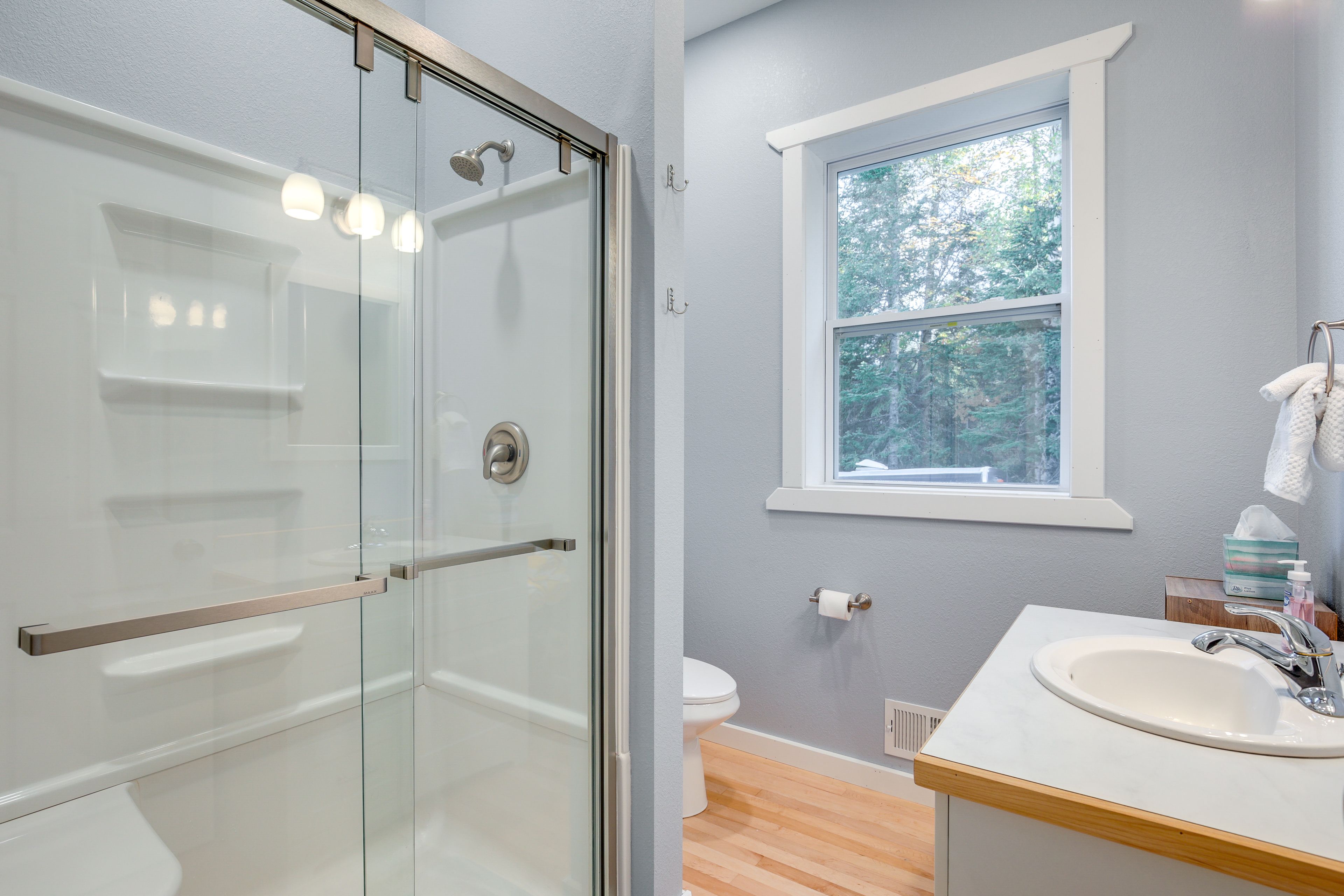 Full Bathroom | Towels Provided | Hair Dryer