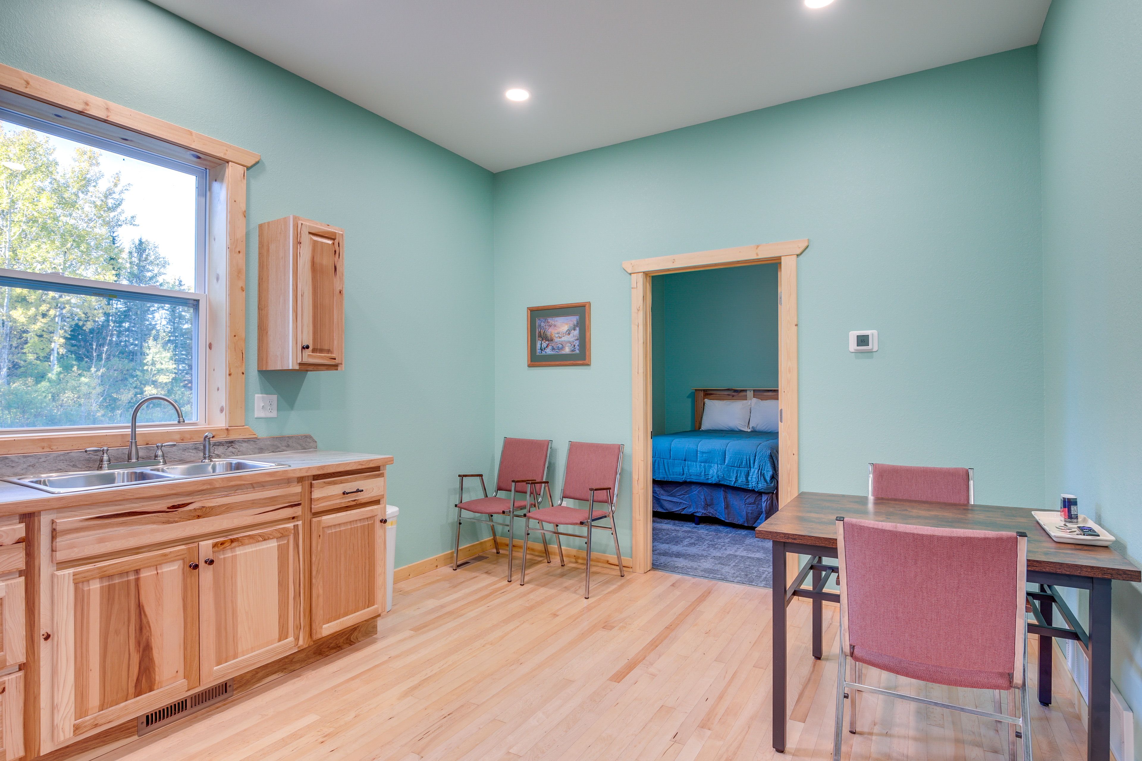 Dining Area | Dishware & Flatware Provided