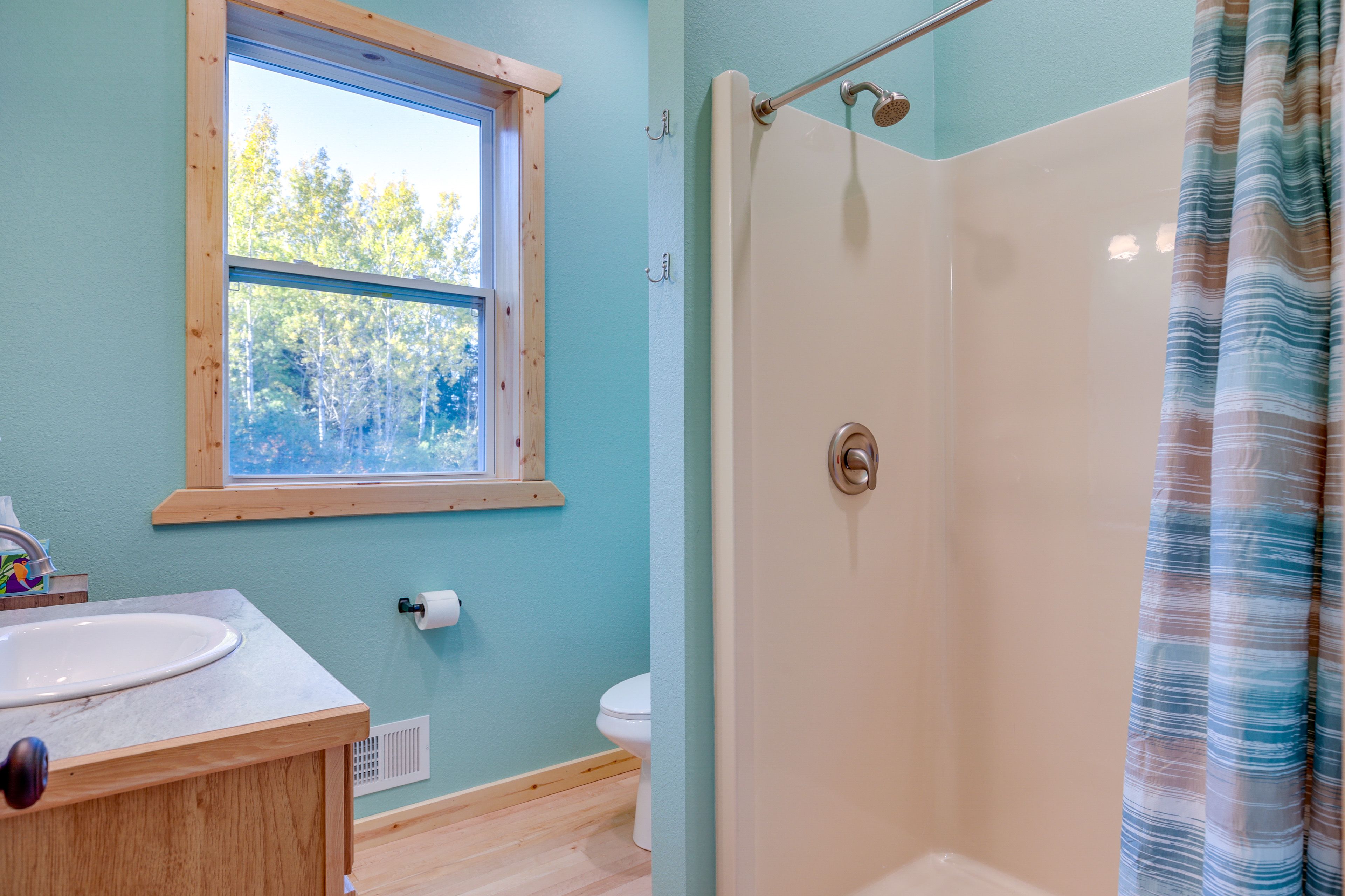 Full Bathroom | Towels Provided | Hair Dryer
