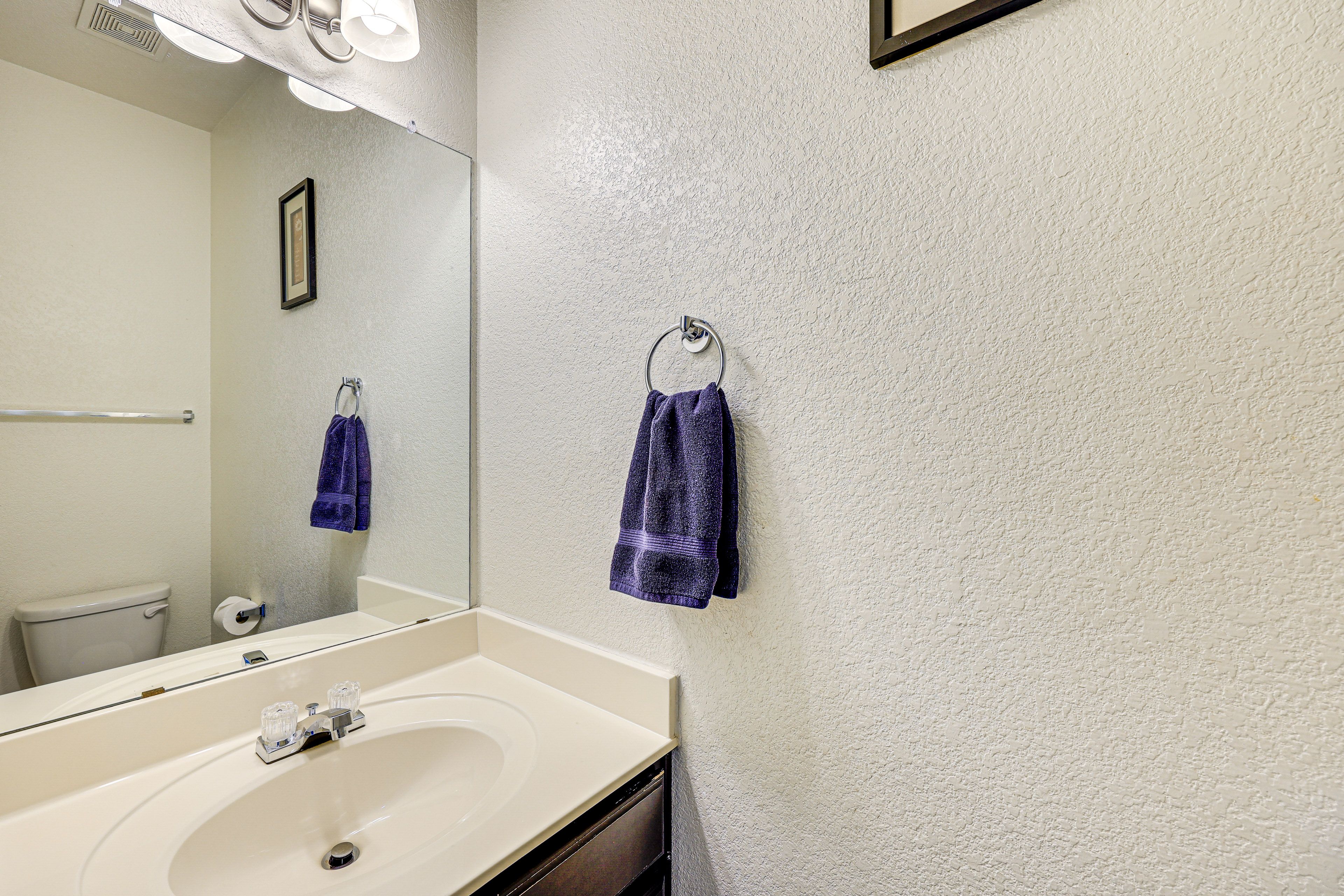 Half Bathroom | 1st Floor