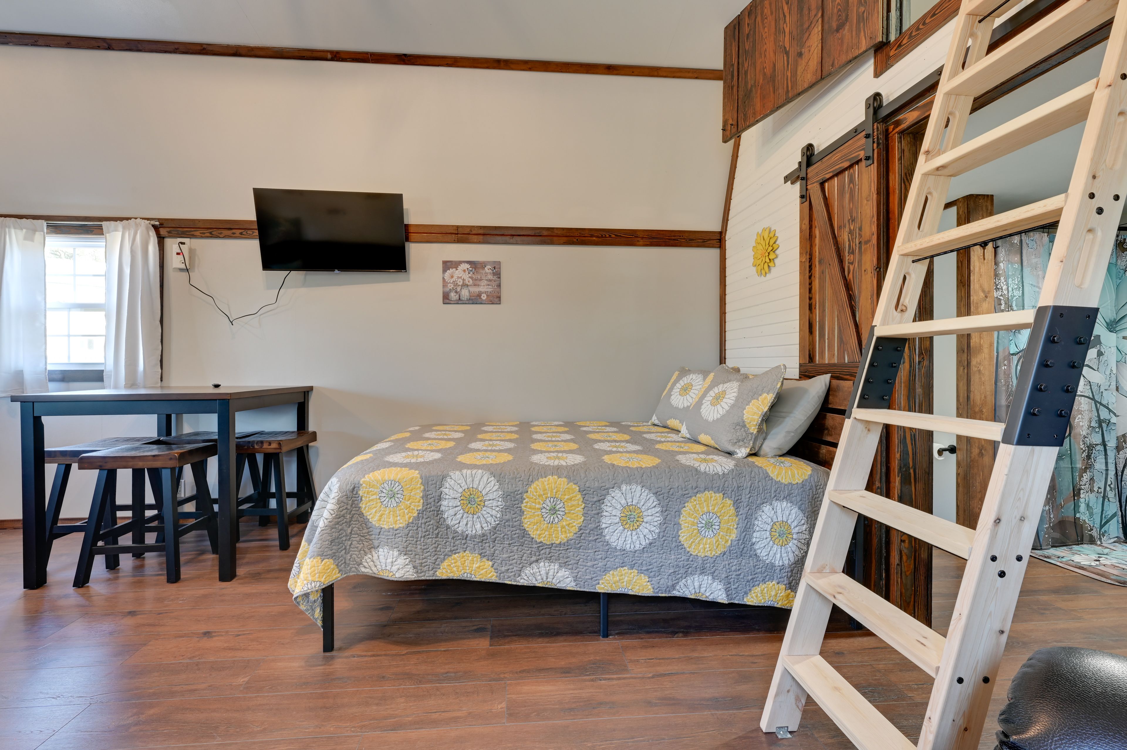 Studio | Queen Bed | Linens Provided | 1st Floor