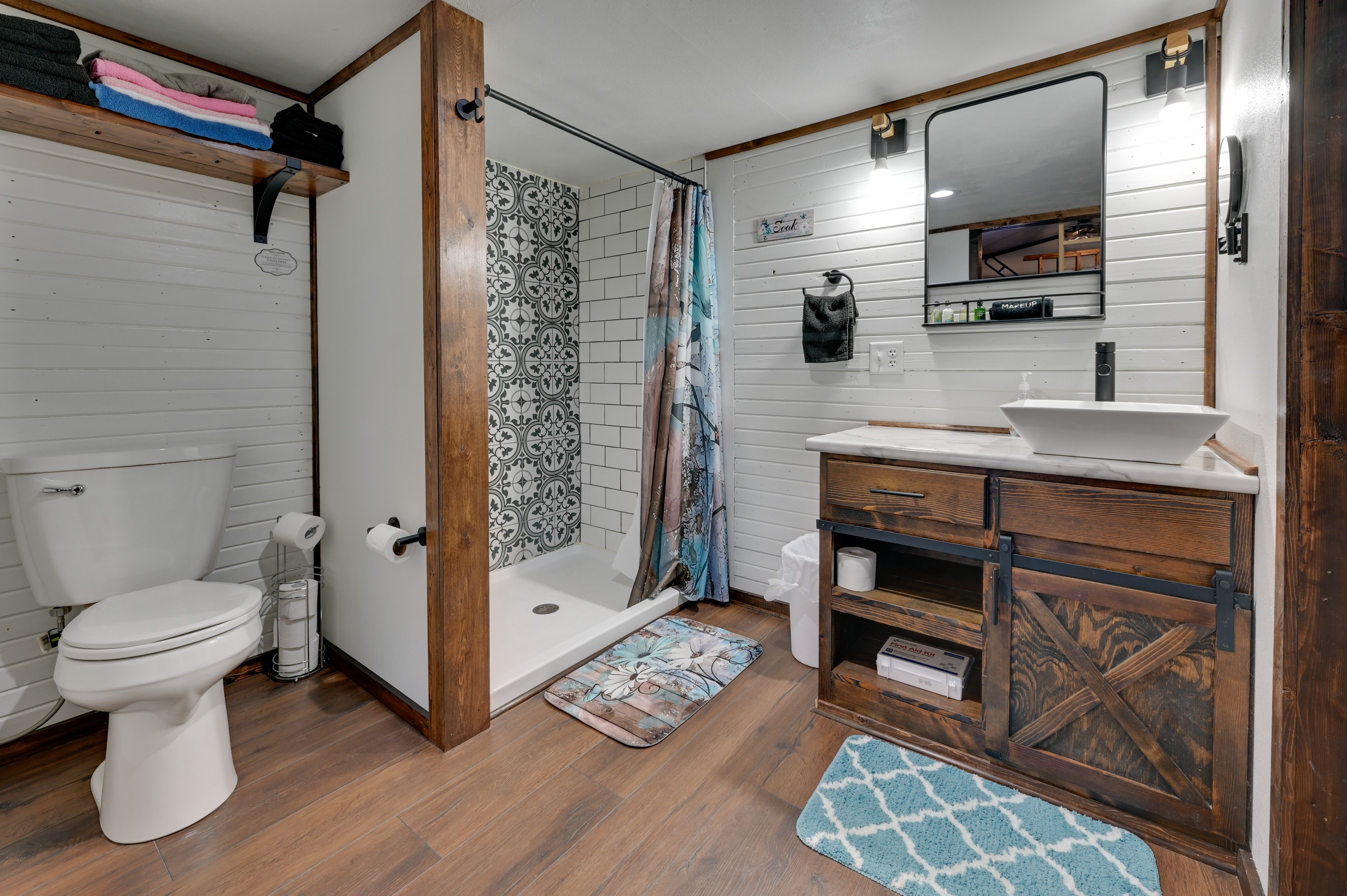 Full Bath | Towels | Hair Dryer | Complimentary Toiletries | 1st Floor