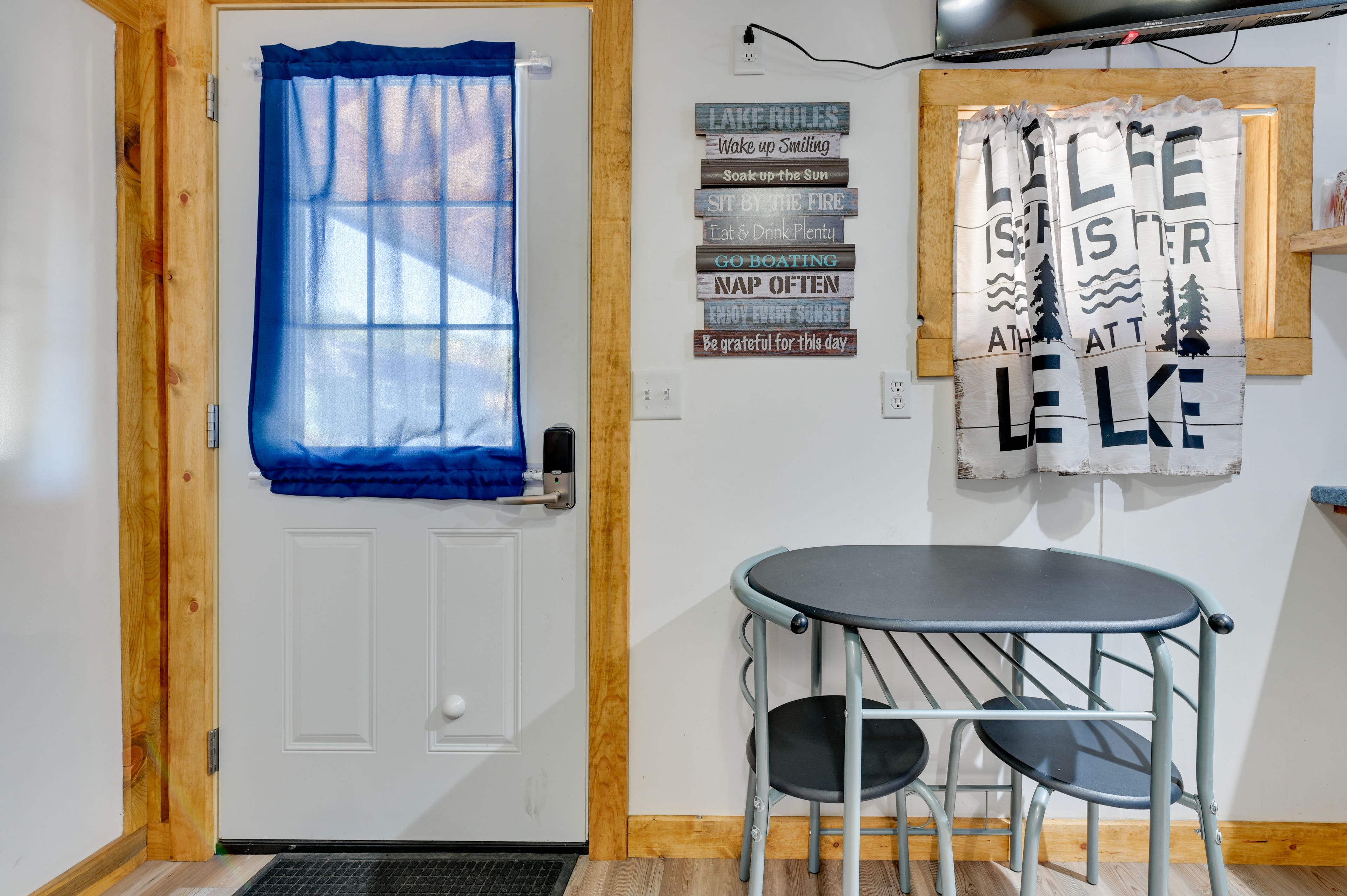 Dining Area | Dishware & Flatware