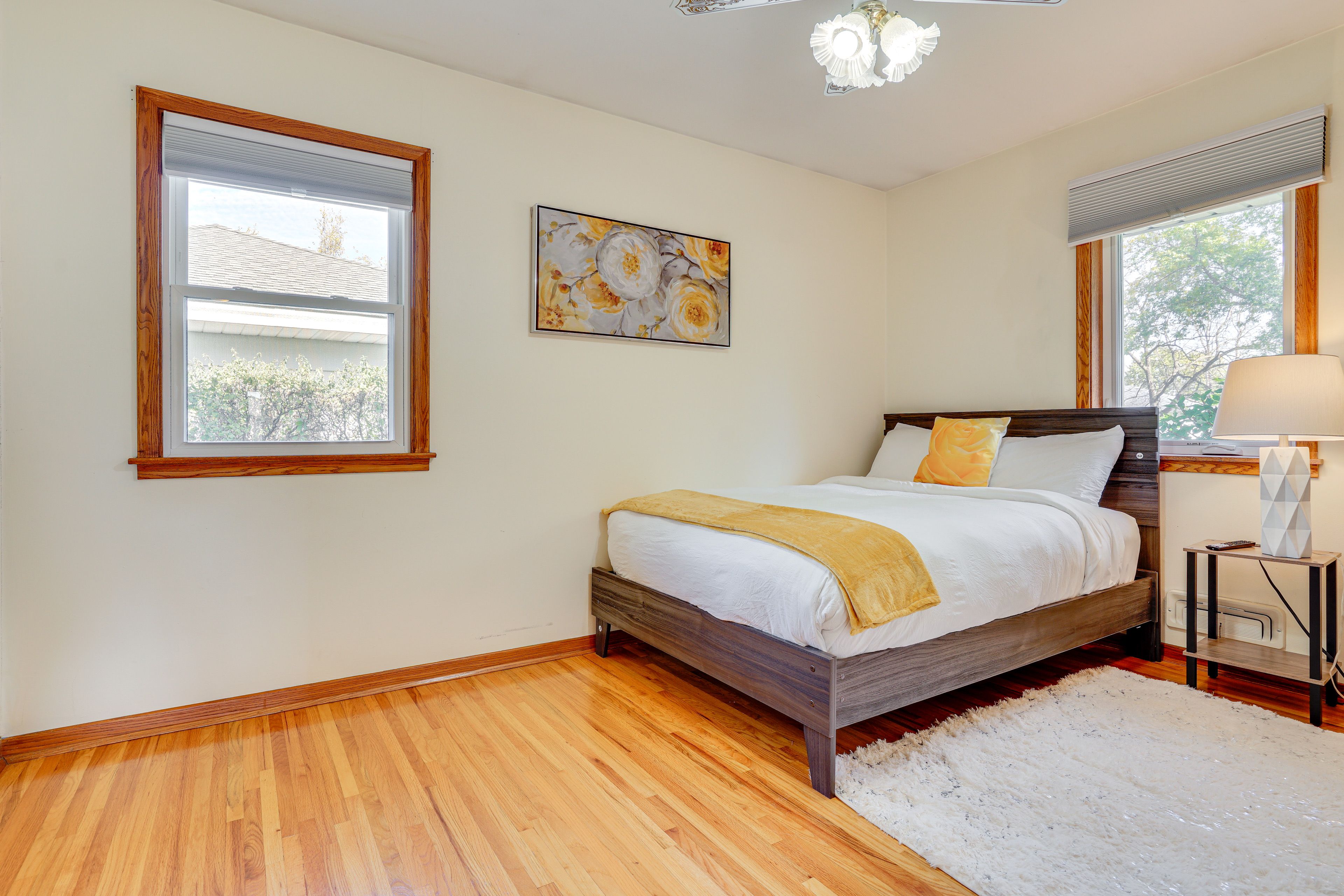 Bedroom 2 | Queen Bed | Smart TV | 1st Floor