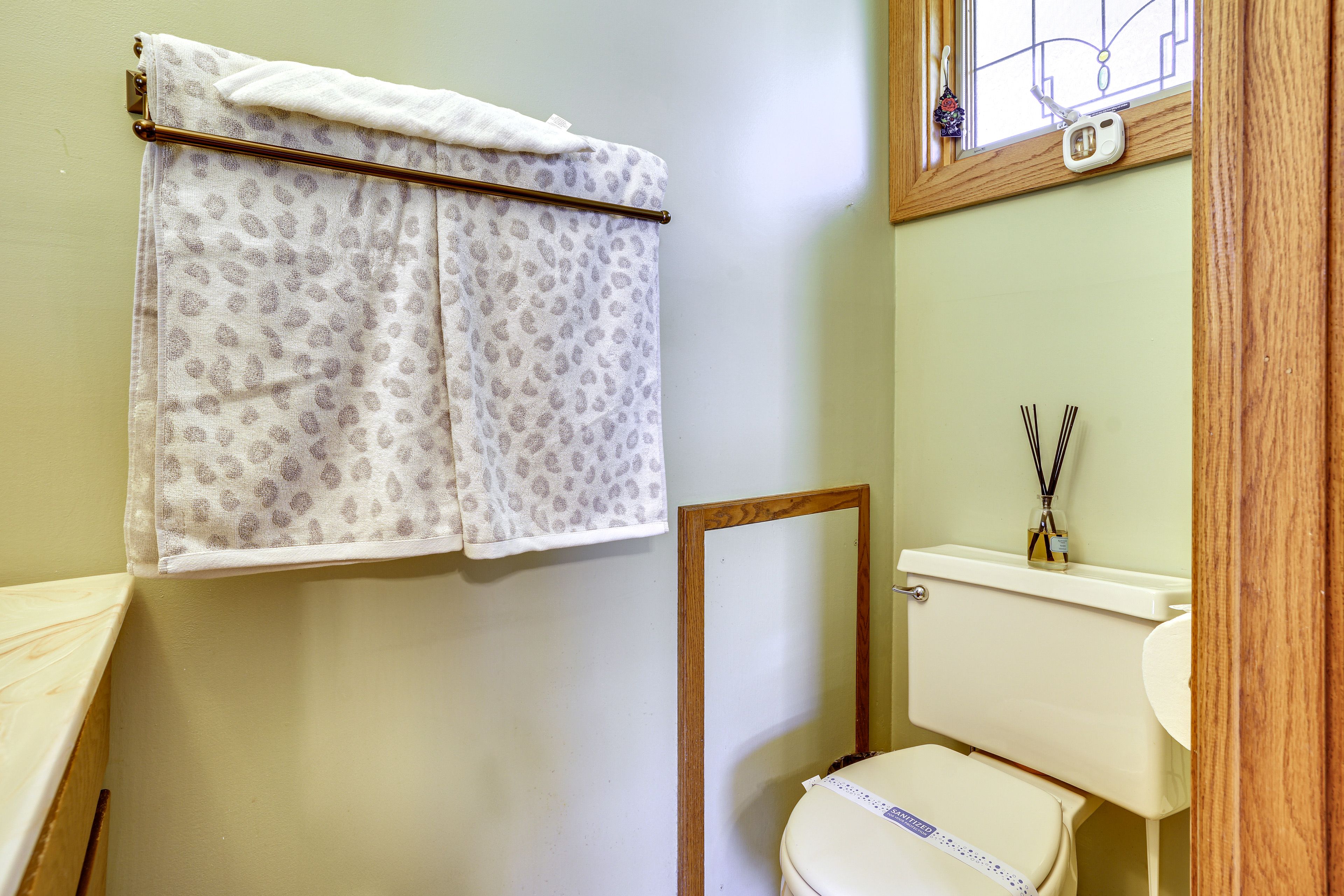 Half Bathroom | 1st Floor