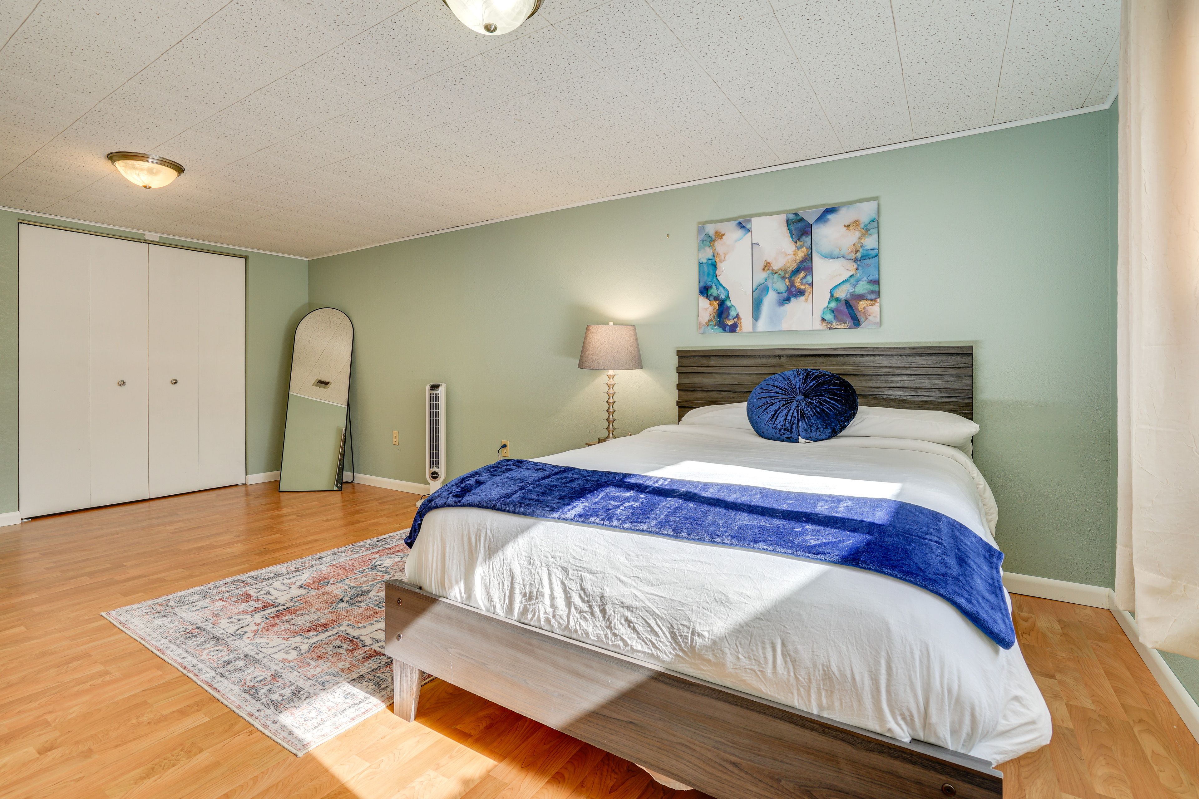 Bedroom 4 | Queen Bed | Smart TV | Basement Level