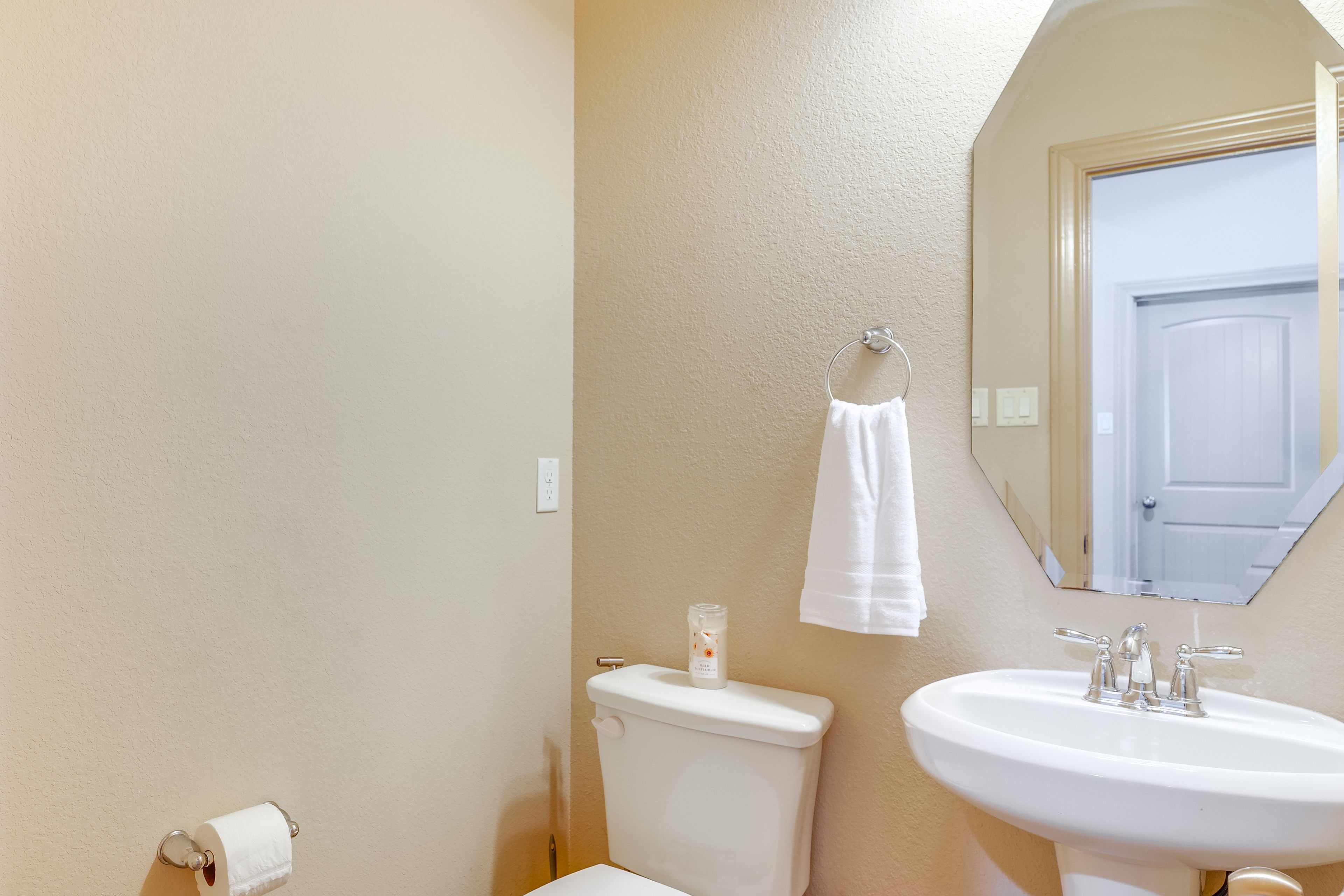 Half Bathroom | 1st Floor