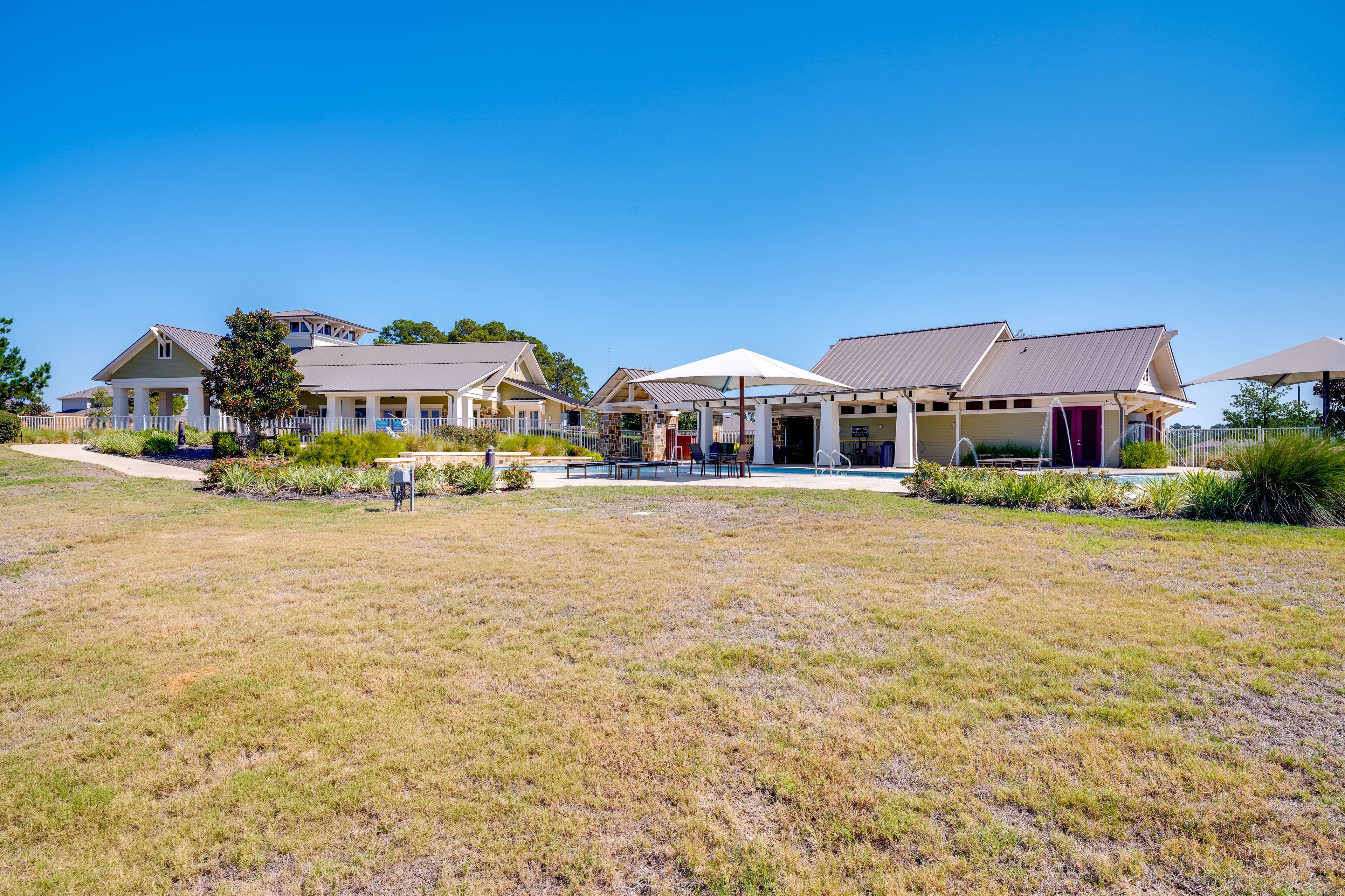 Community Amenities | Pool | Playground