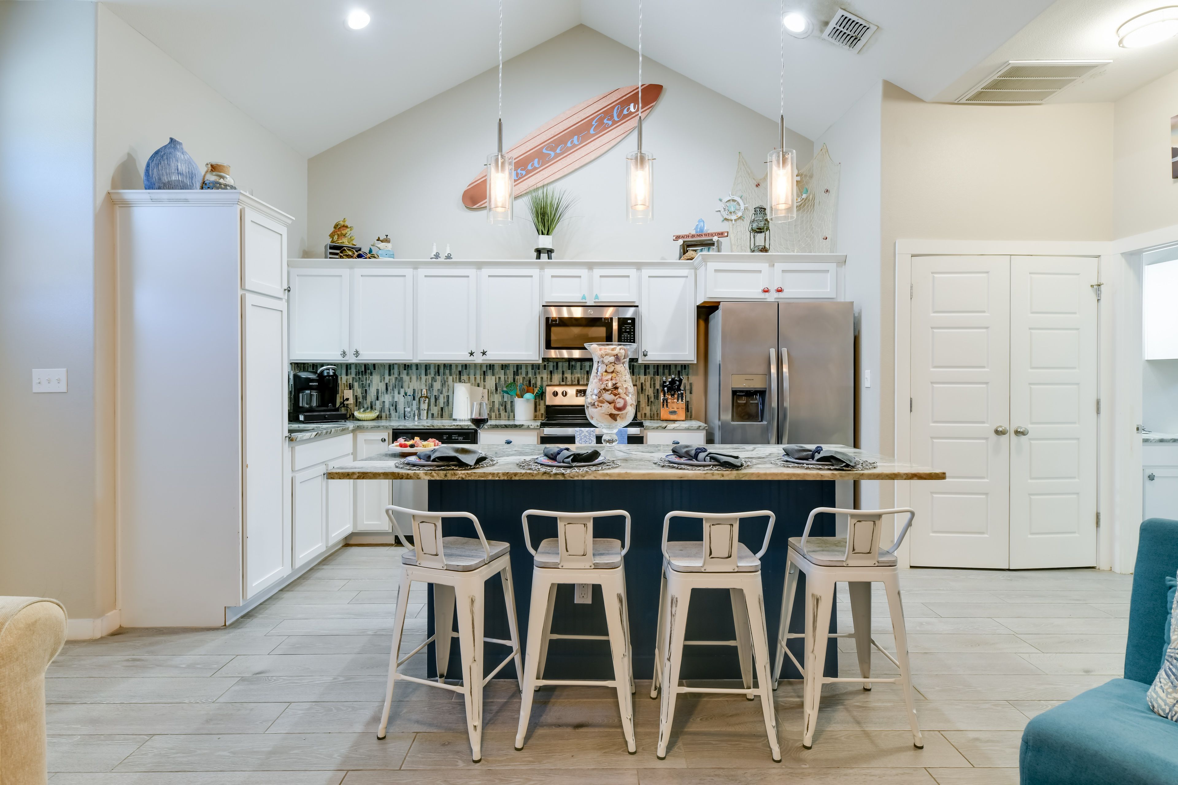 Dining Area | Dishware/Flatware | Trash Bags/Paper Towels