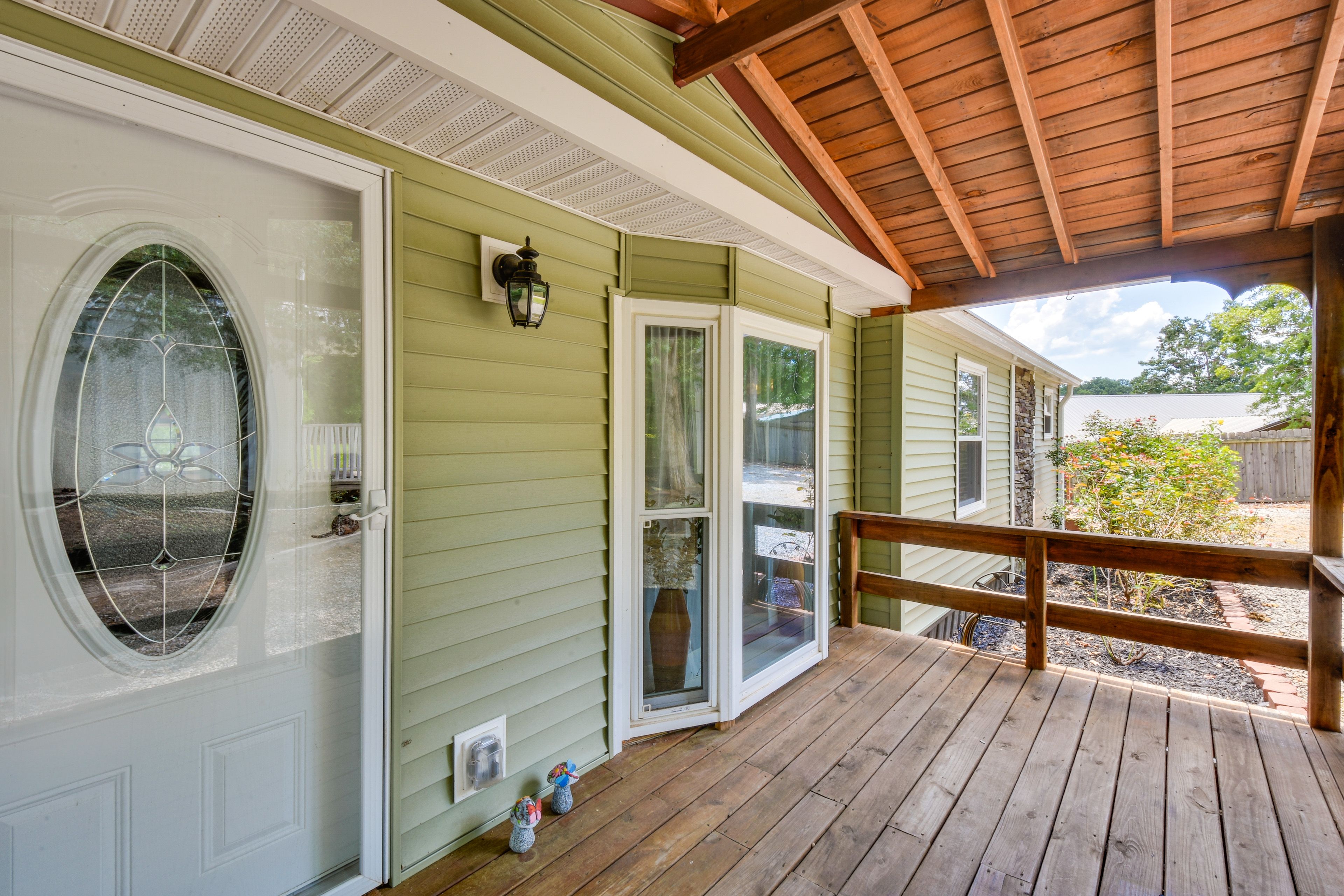 Front Porch | Entry