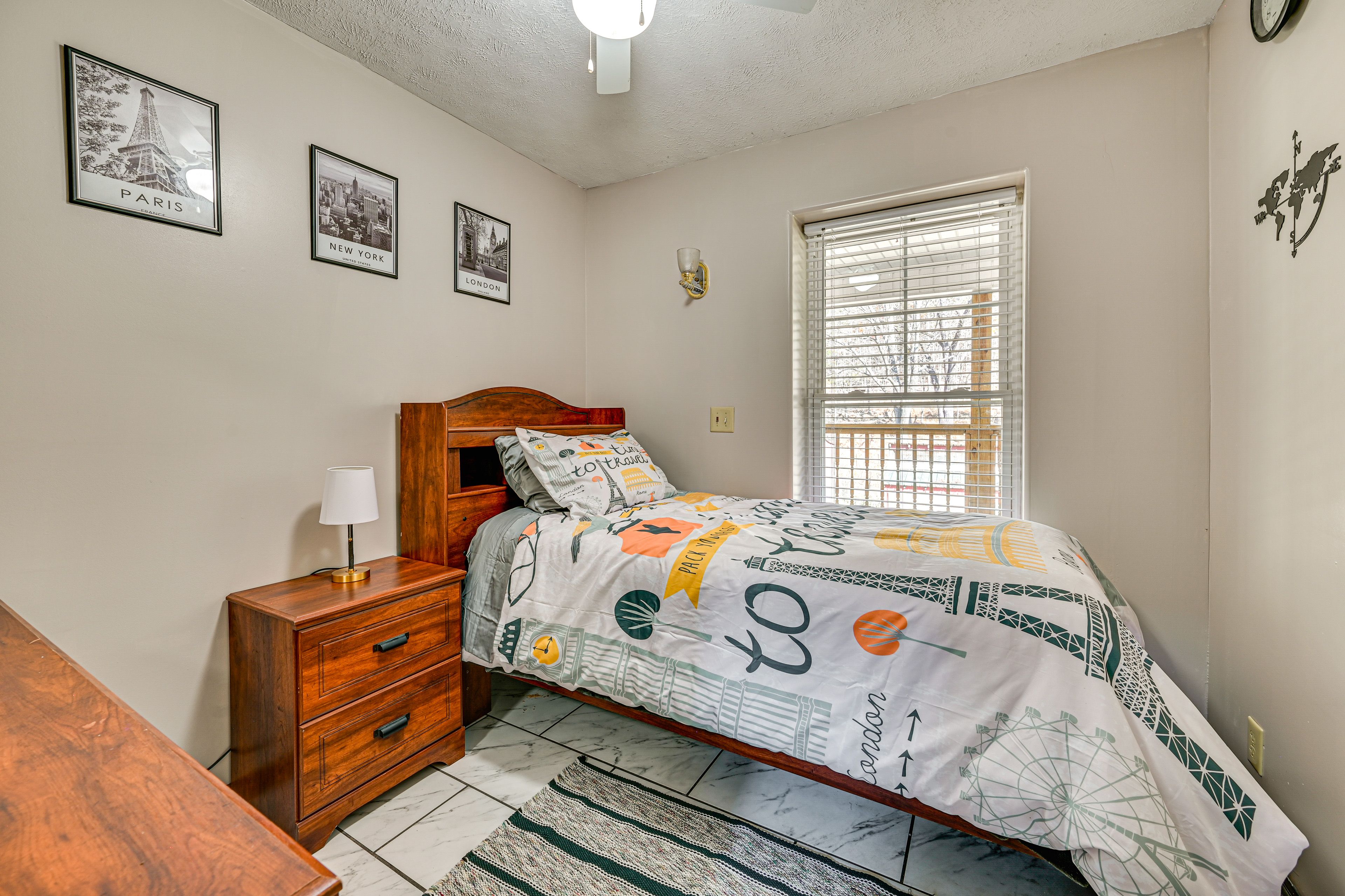 Bedroom 5 | Twin Bed | 1st Floor