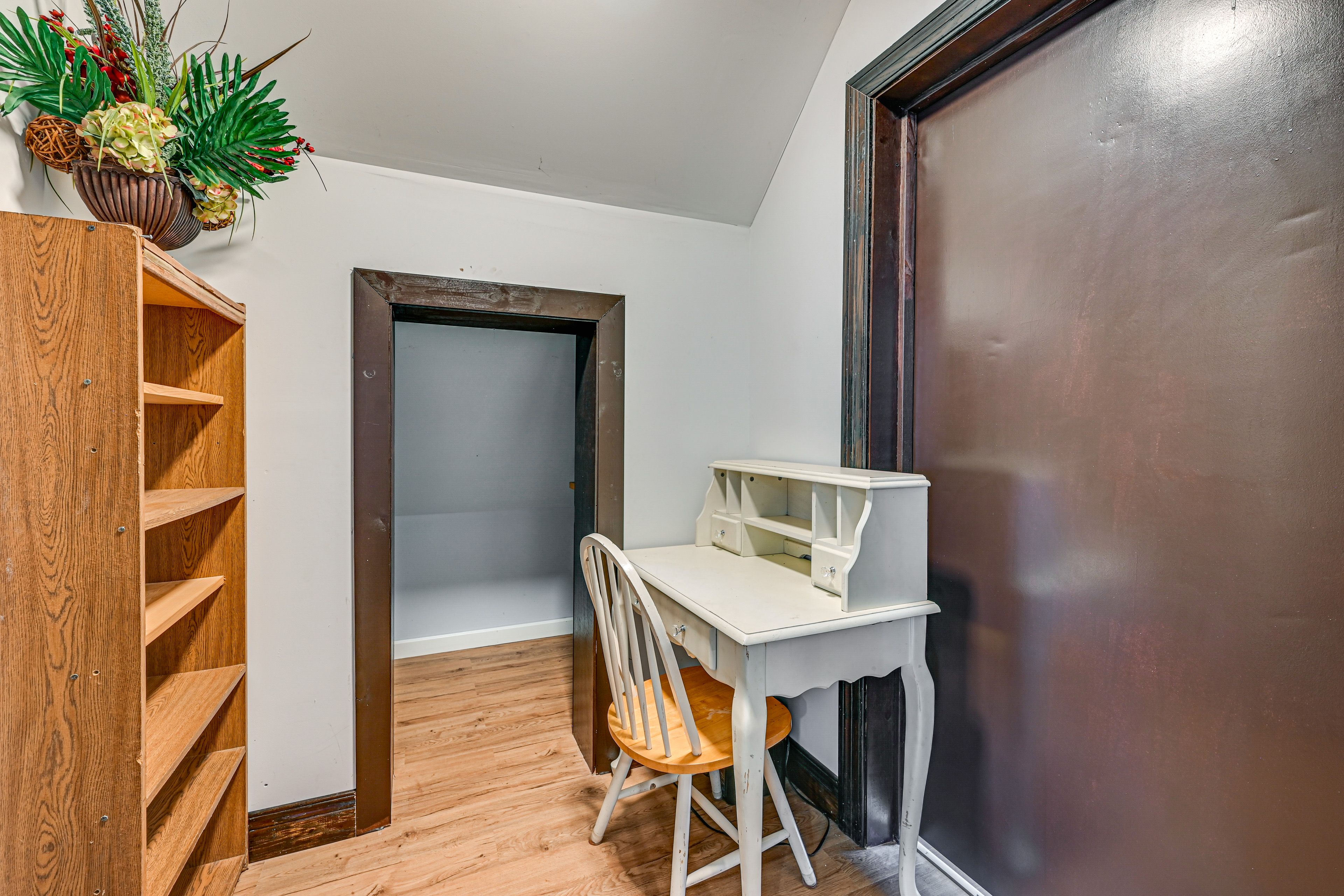 Desk | 2nd Floor