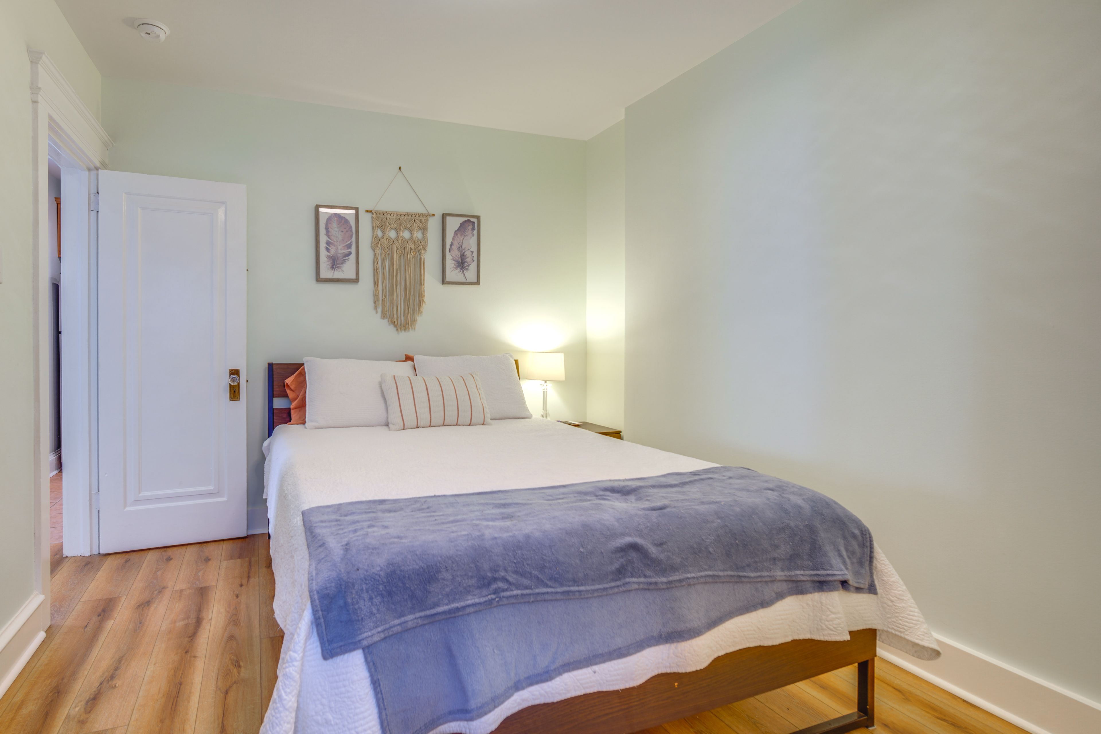 Bedroom 2 | Queen Bed | Smart TV
