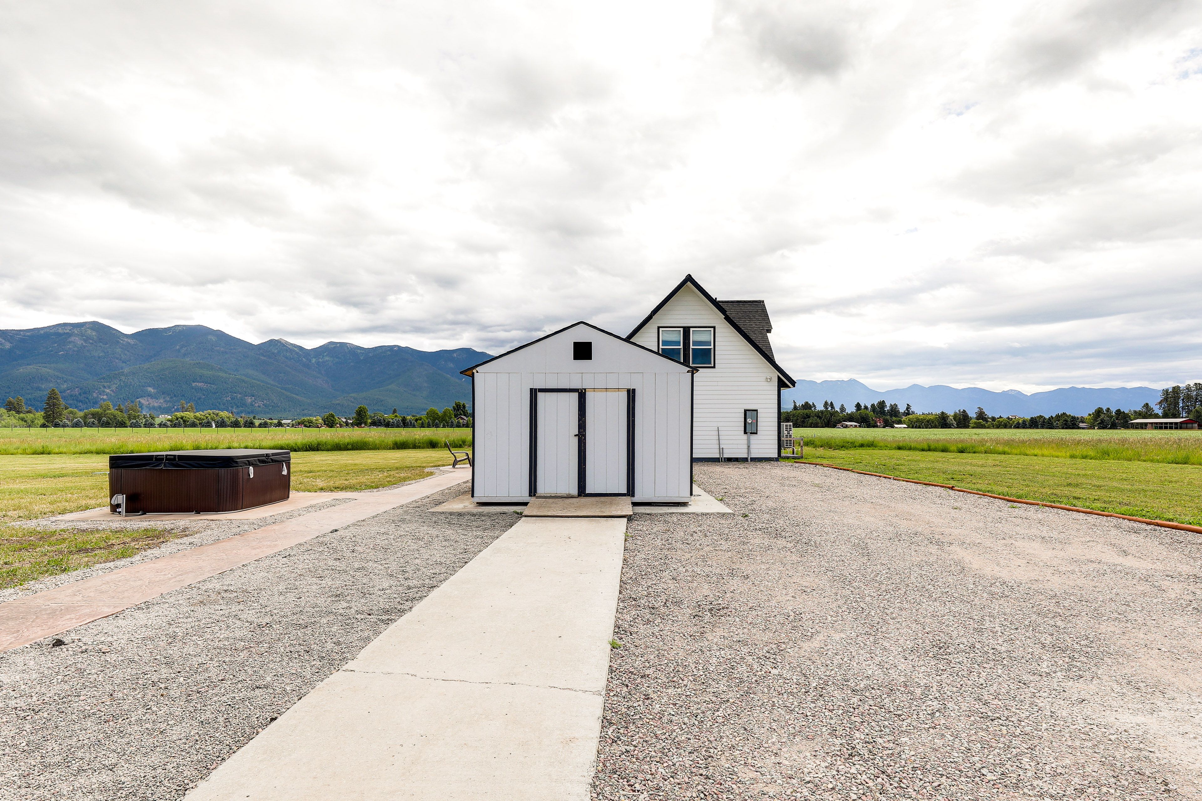Parking | Driveway (2 Vehicles) | RV Parking On-Site