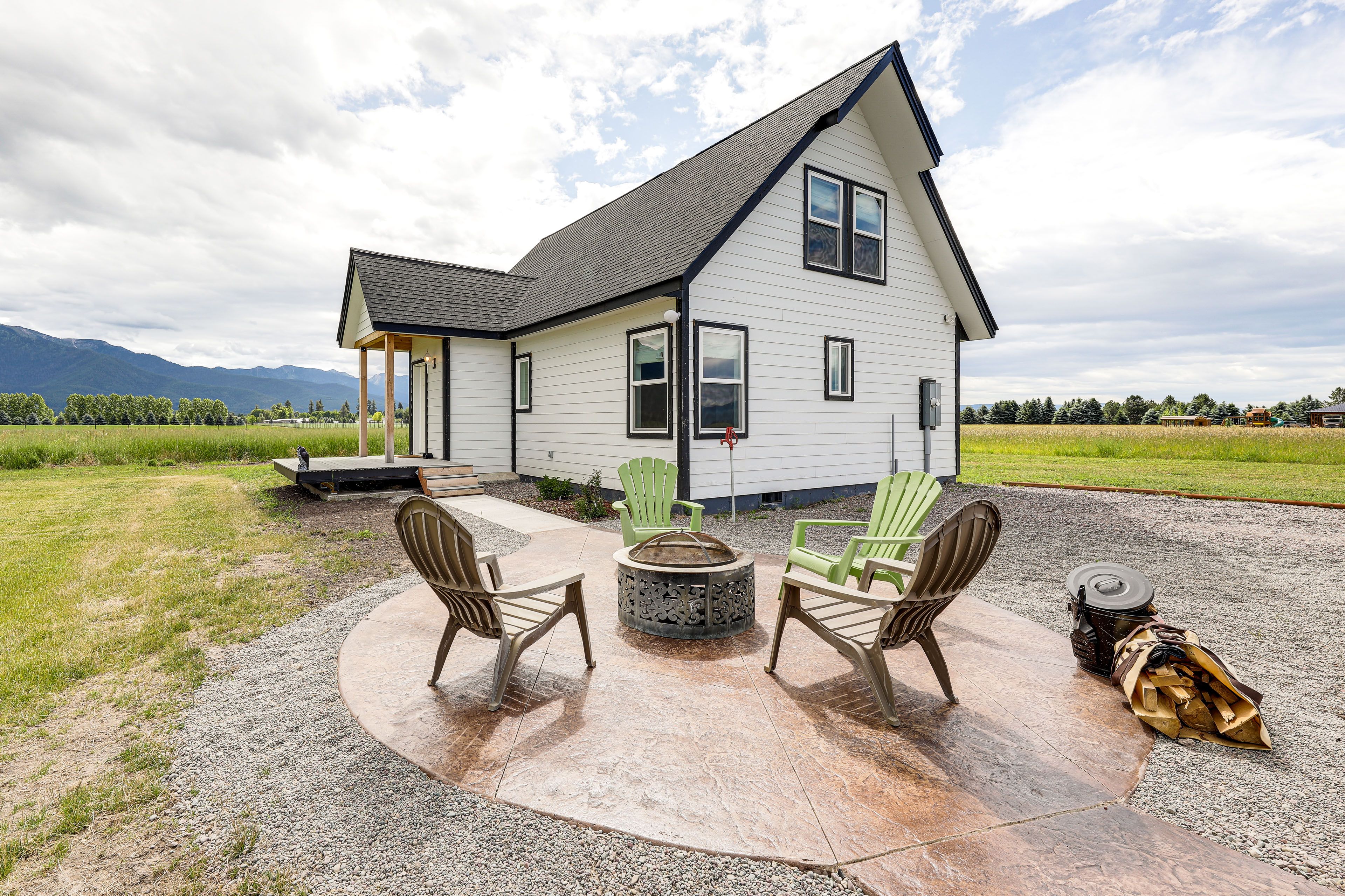 Fire Pit | Deck