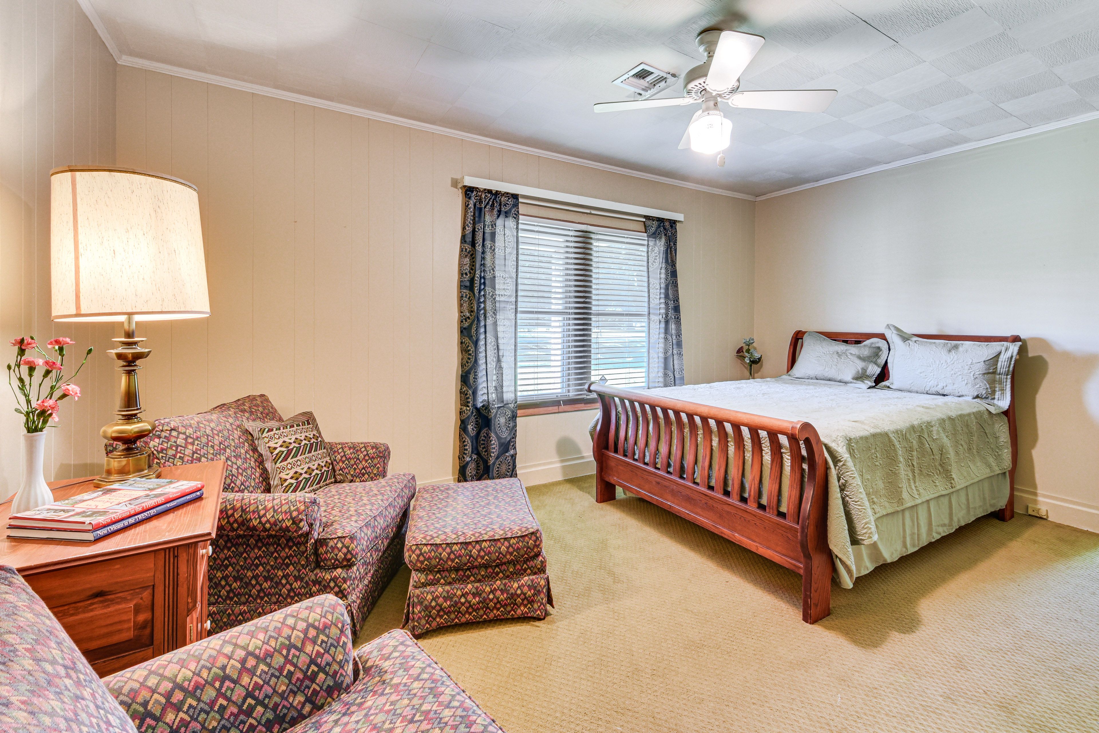 Bedroom 1 | Queen Bed