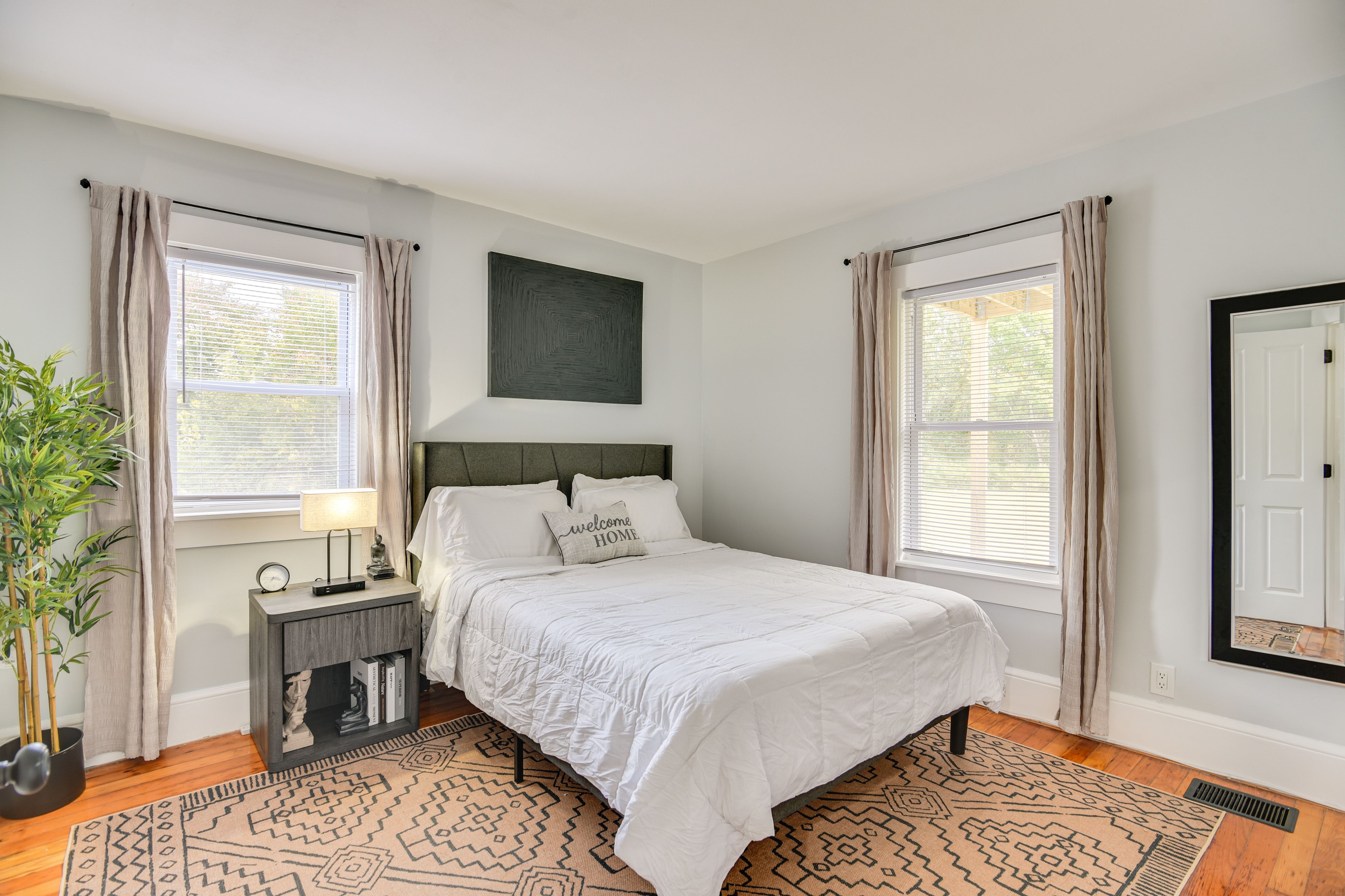 Bedroom 1 | 1st Floor | Queen Bed