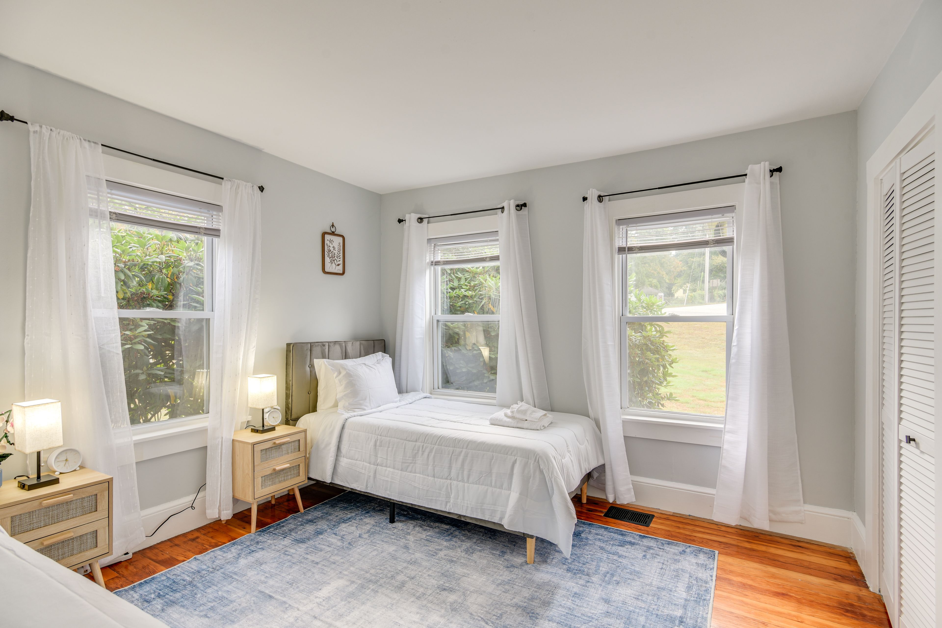 Bedroom 2 | 1st Floor | 2 Twin Beds