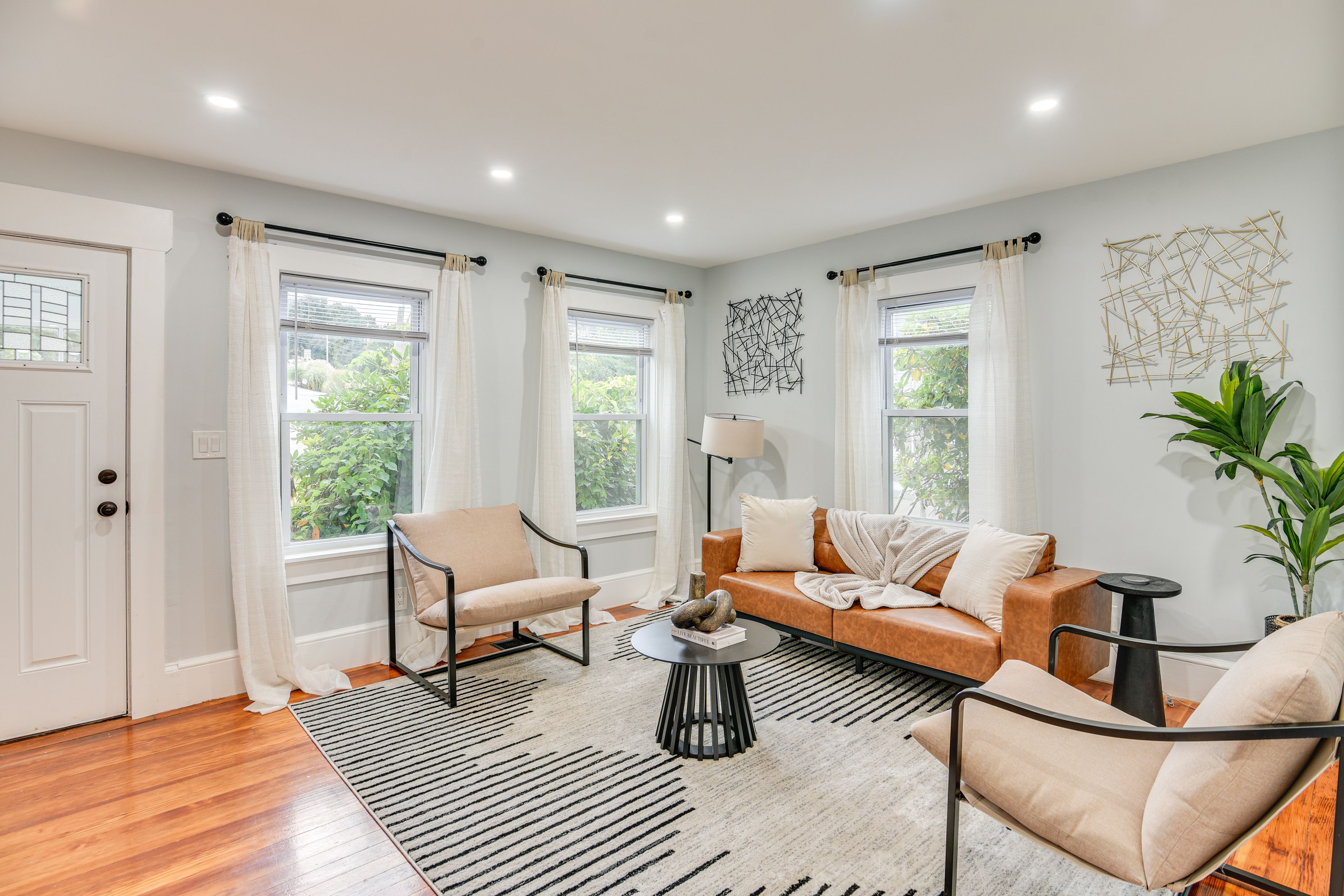 Living Room | 1st Floor | Twin Sleeper Sofa