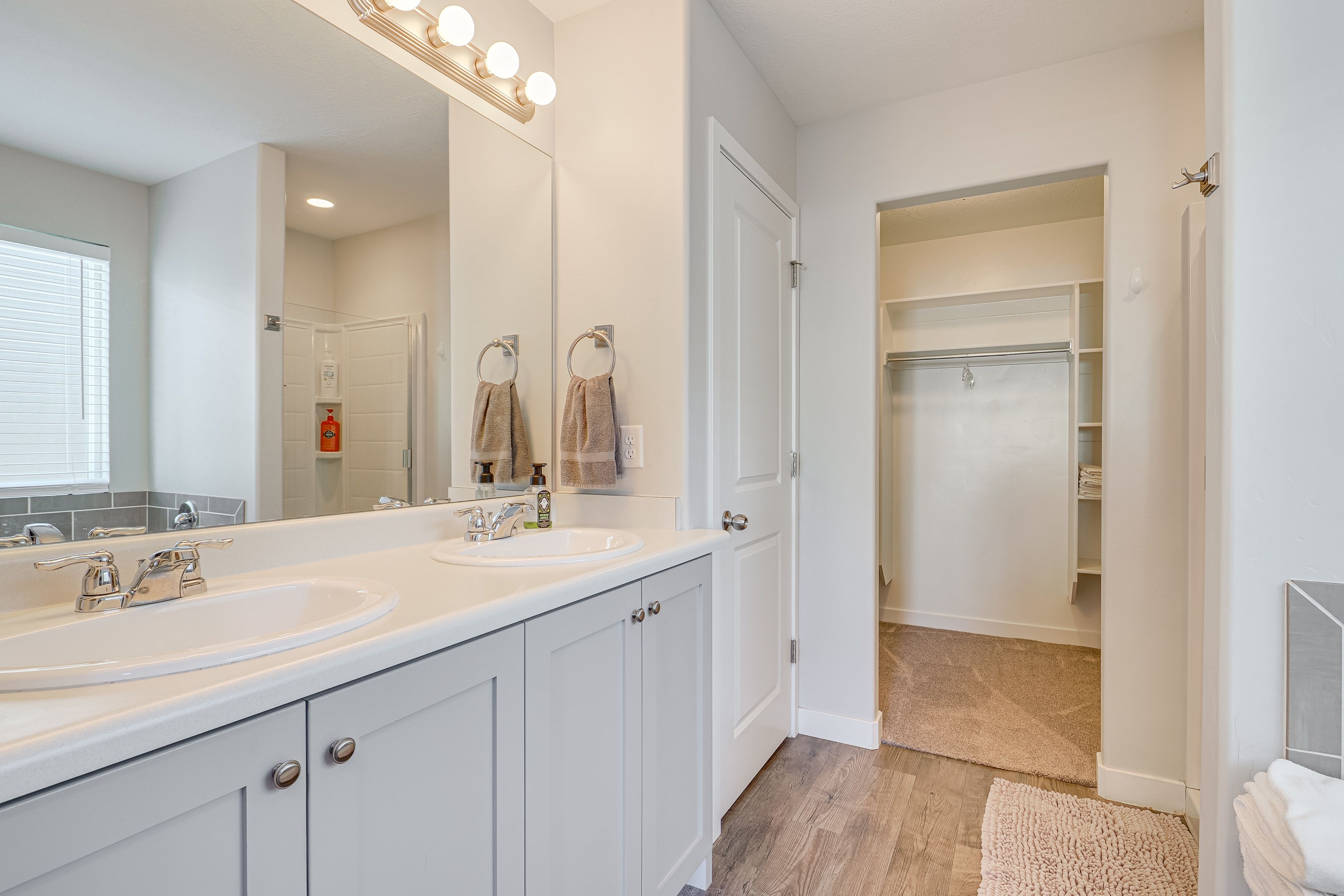 Full Bathroom | 2nd Floor | Separate Tub & Shower