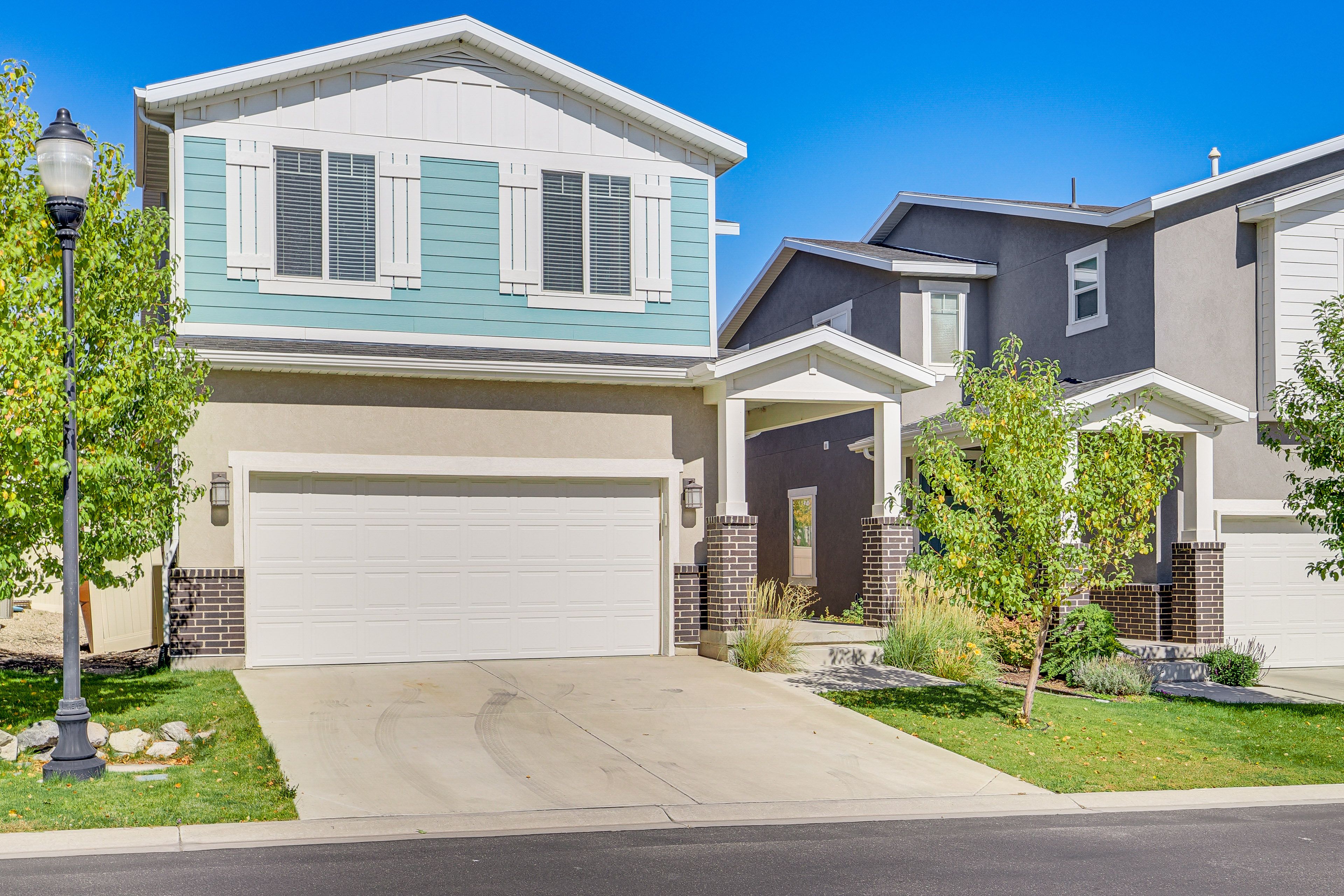 Home Exterior | Parking | Garage (2 Vehicles)