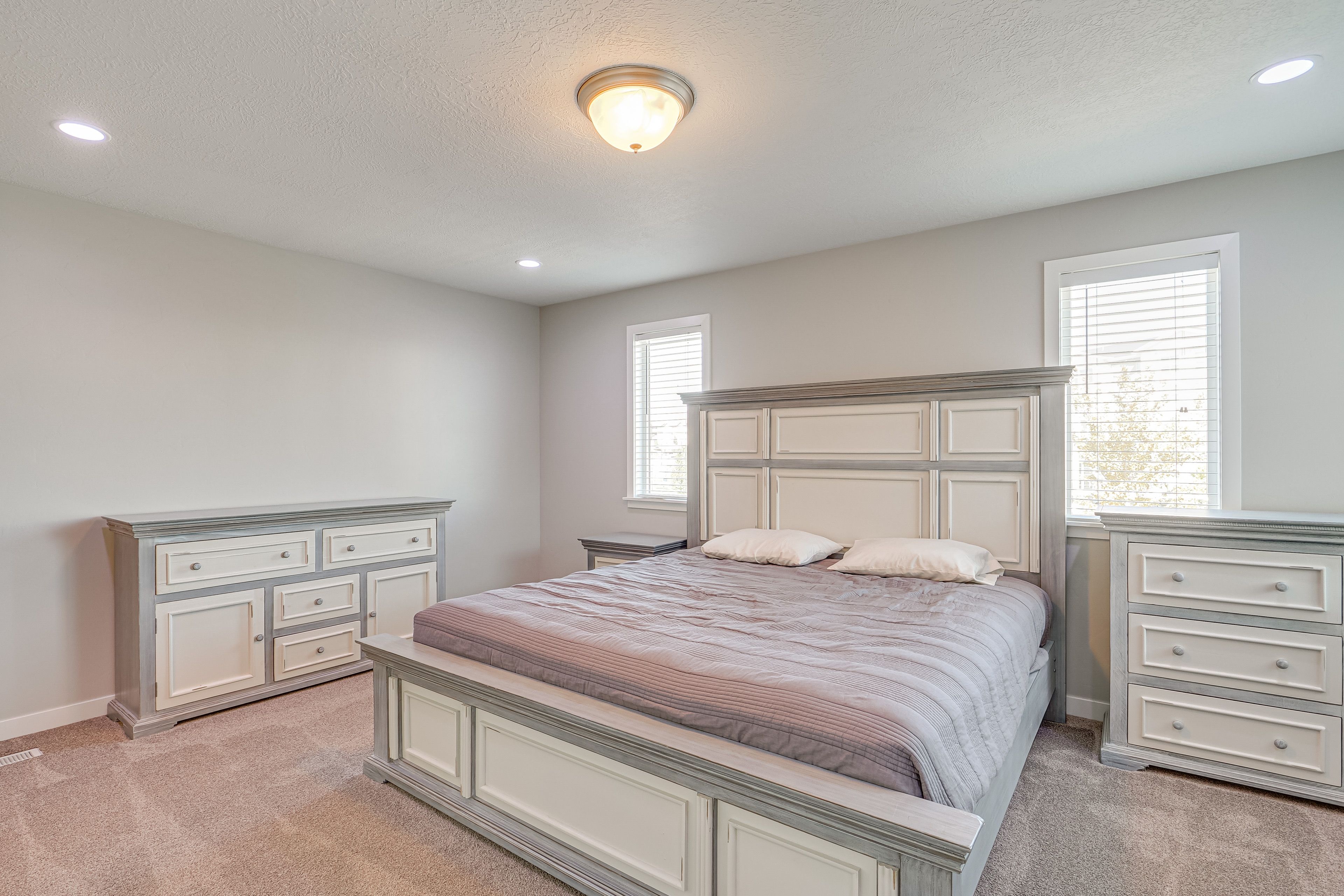 Bedroom 1 | King Bed | 2nd Floor | En-Suite Bathroom