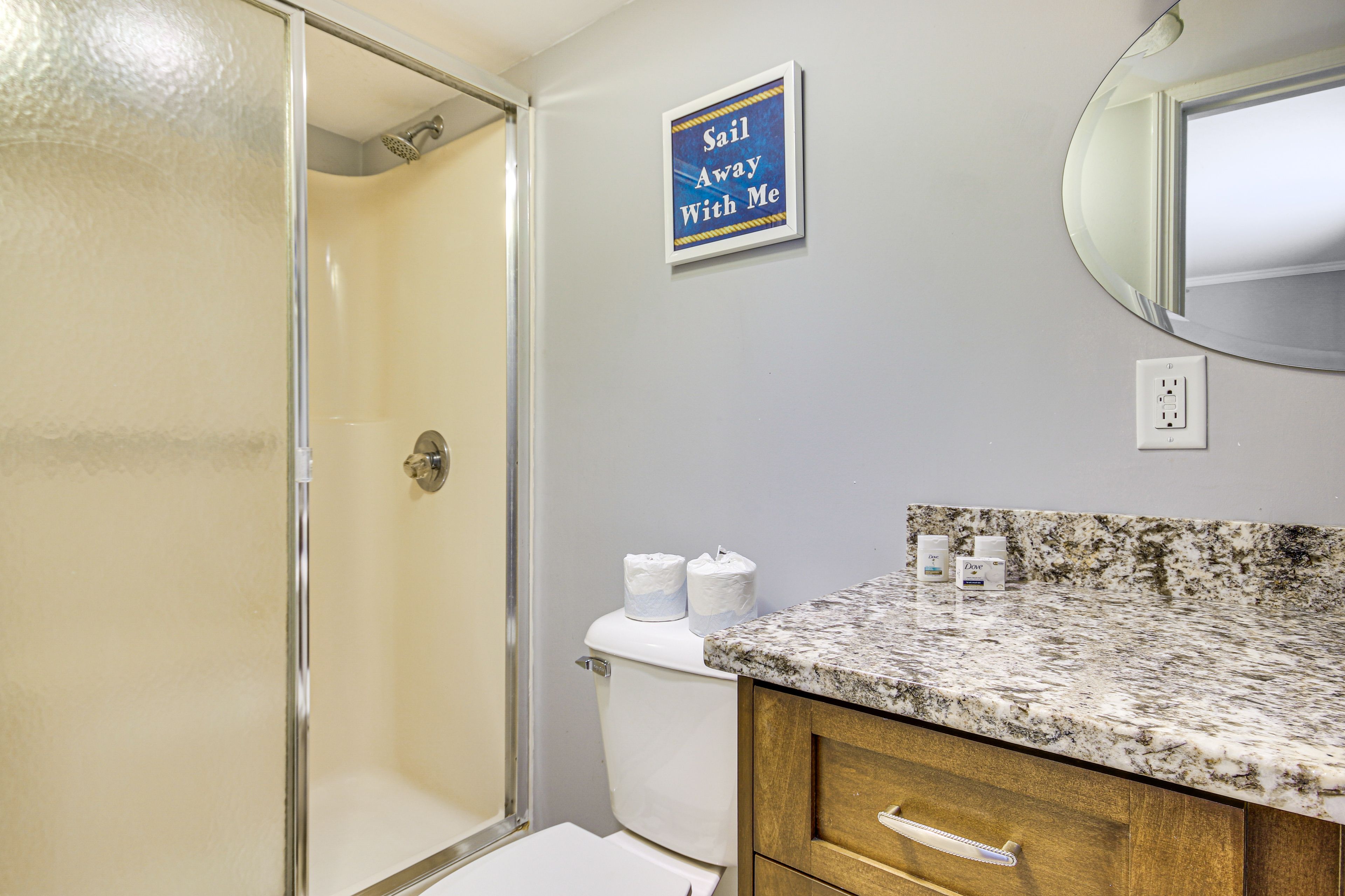 En-Suite Bathroom | Towels Provided