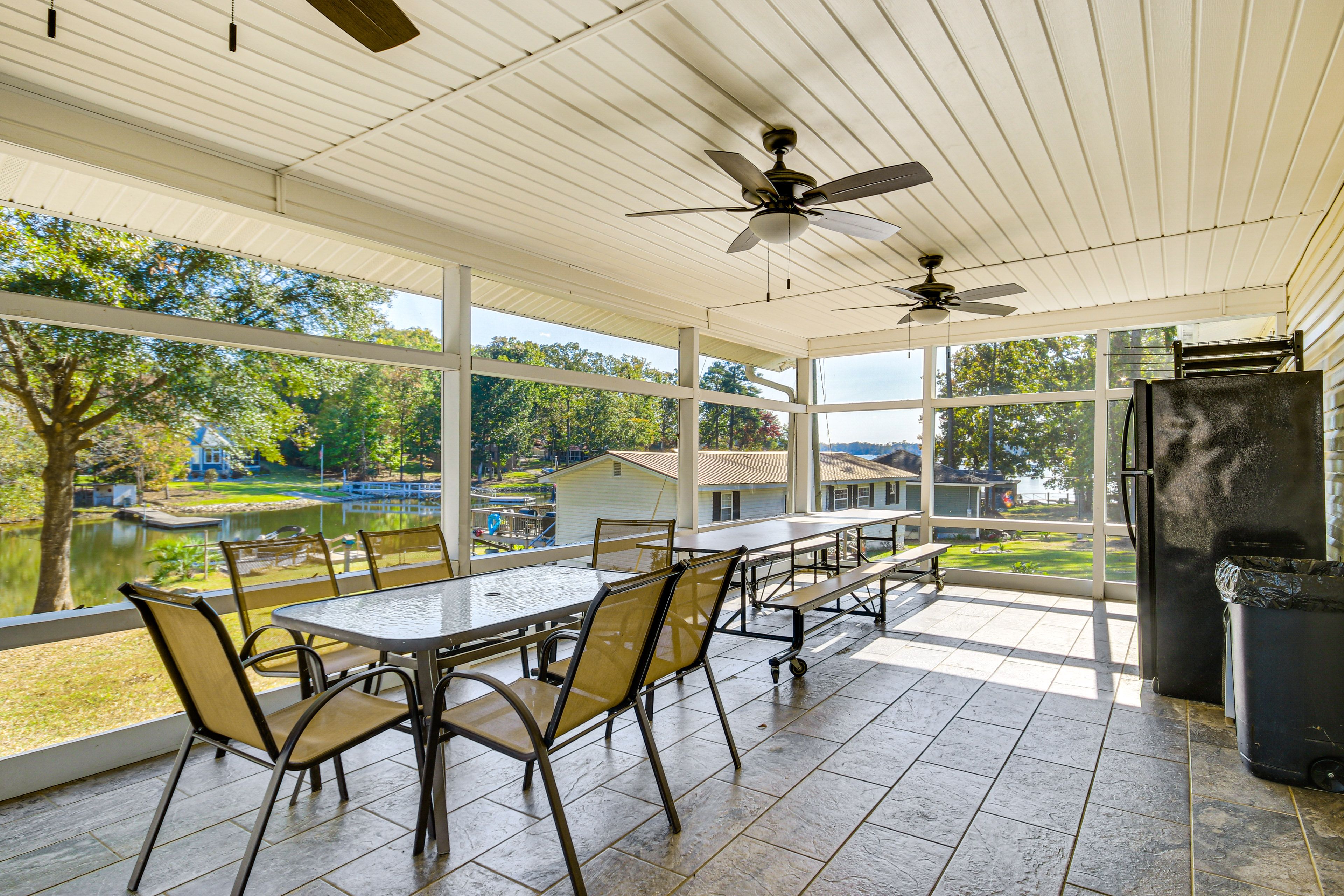 Screened-In Porch