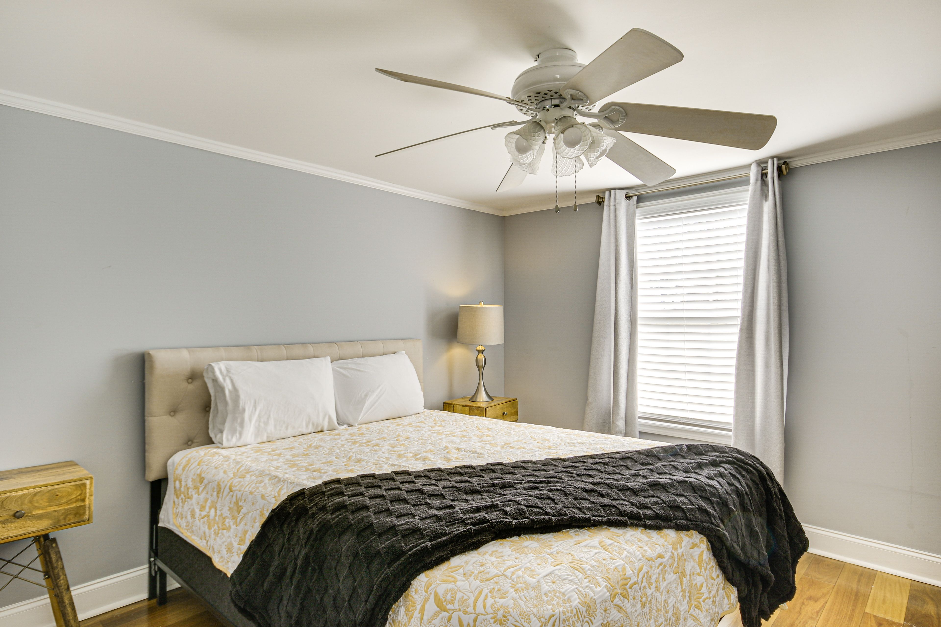 Bedroom 3 | Queen Bed