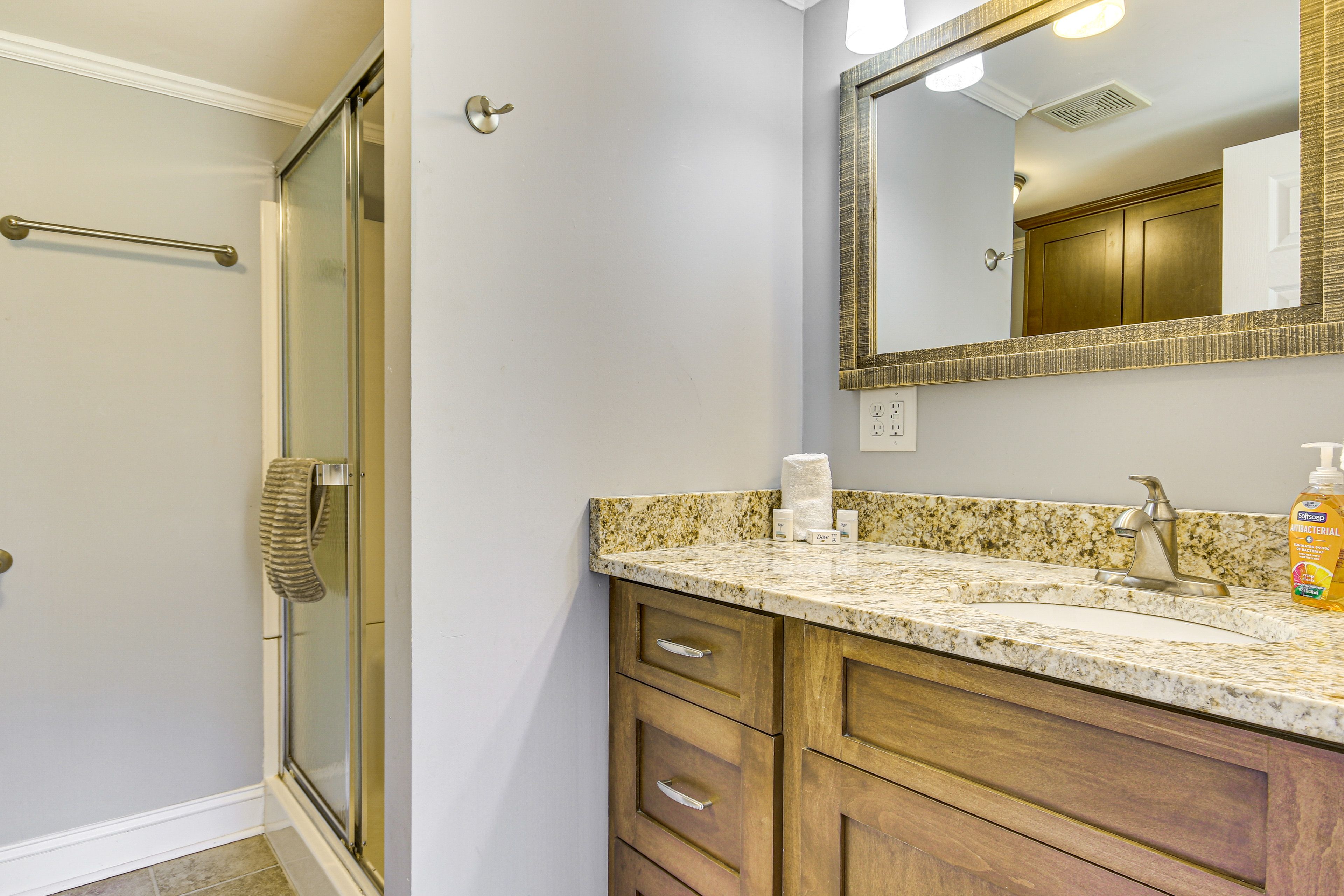 Full Bathroom