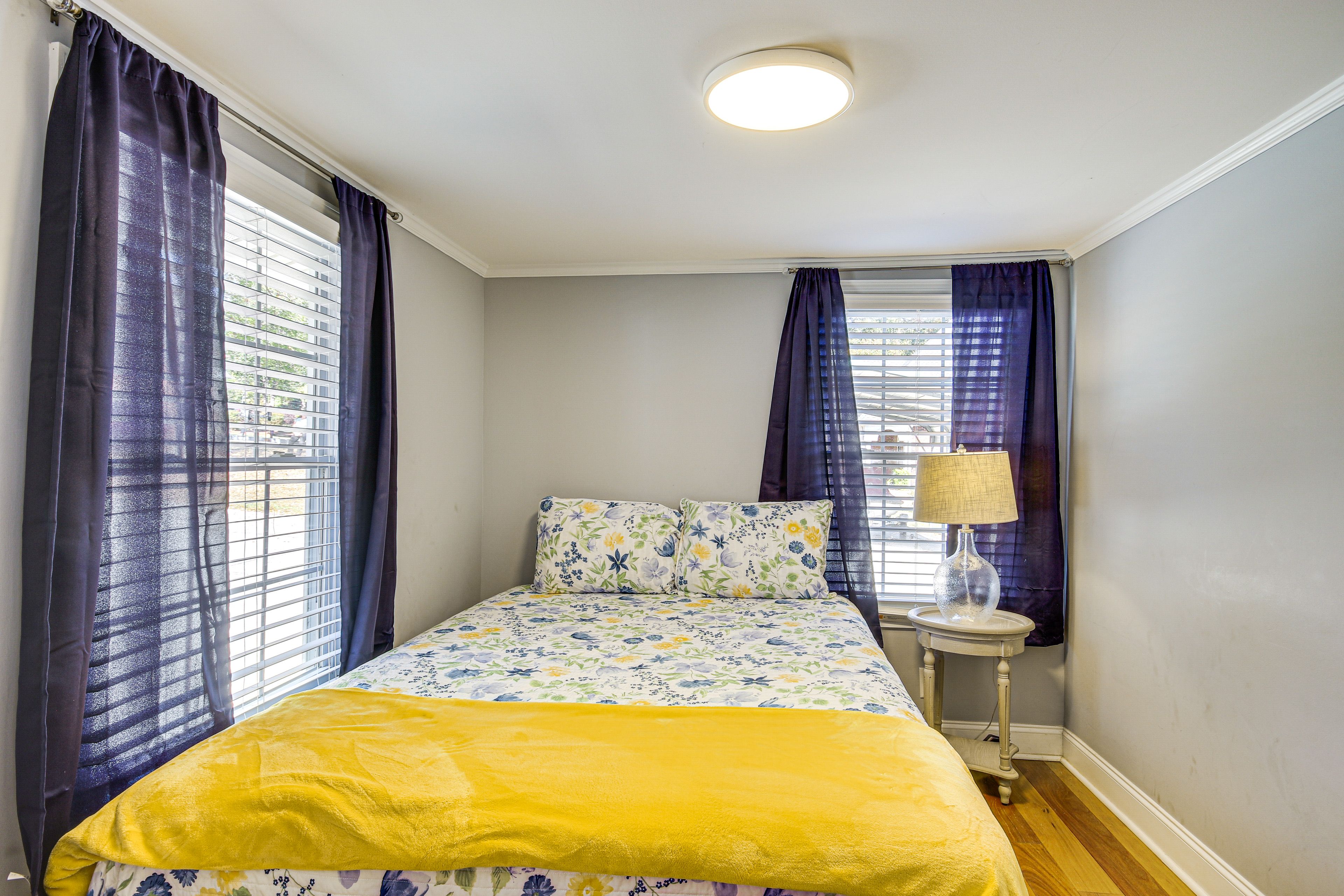 Bedroom 4 | Queen Bed