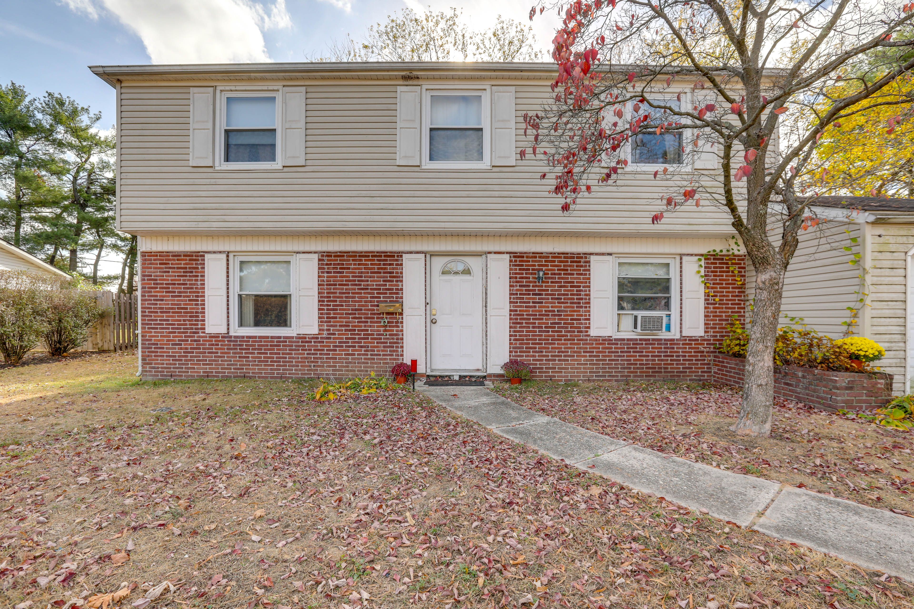 Willingboro Vacation Rental | 3BR | 1.5BA | 1,500 Sq Ft | Stairs Required