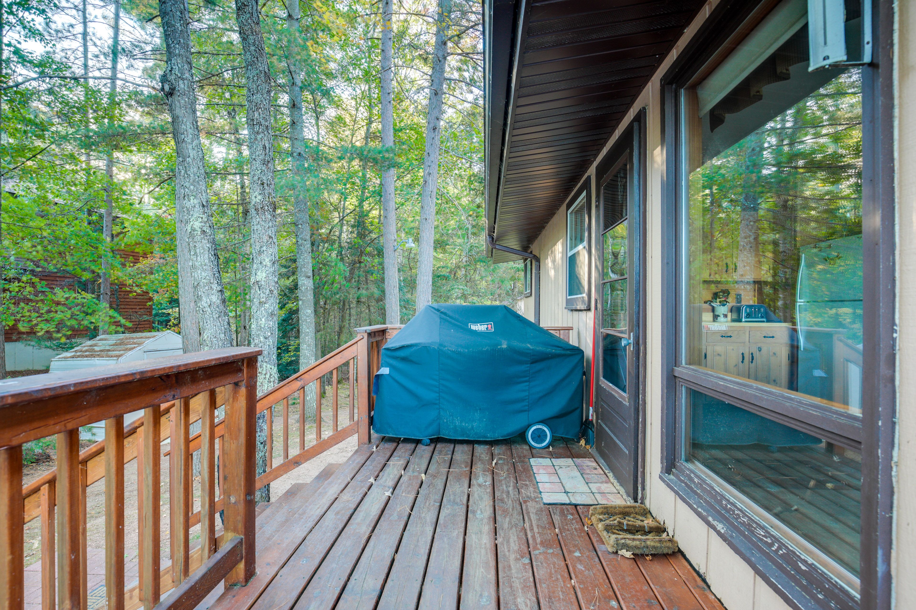 Deck | Main Entrance | Gas Grill