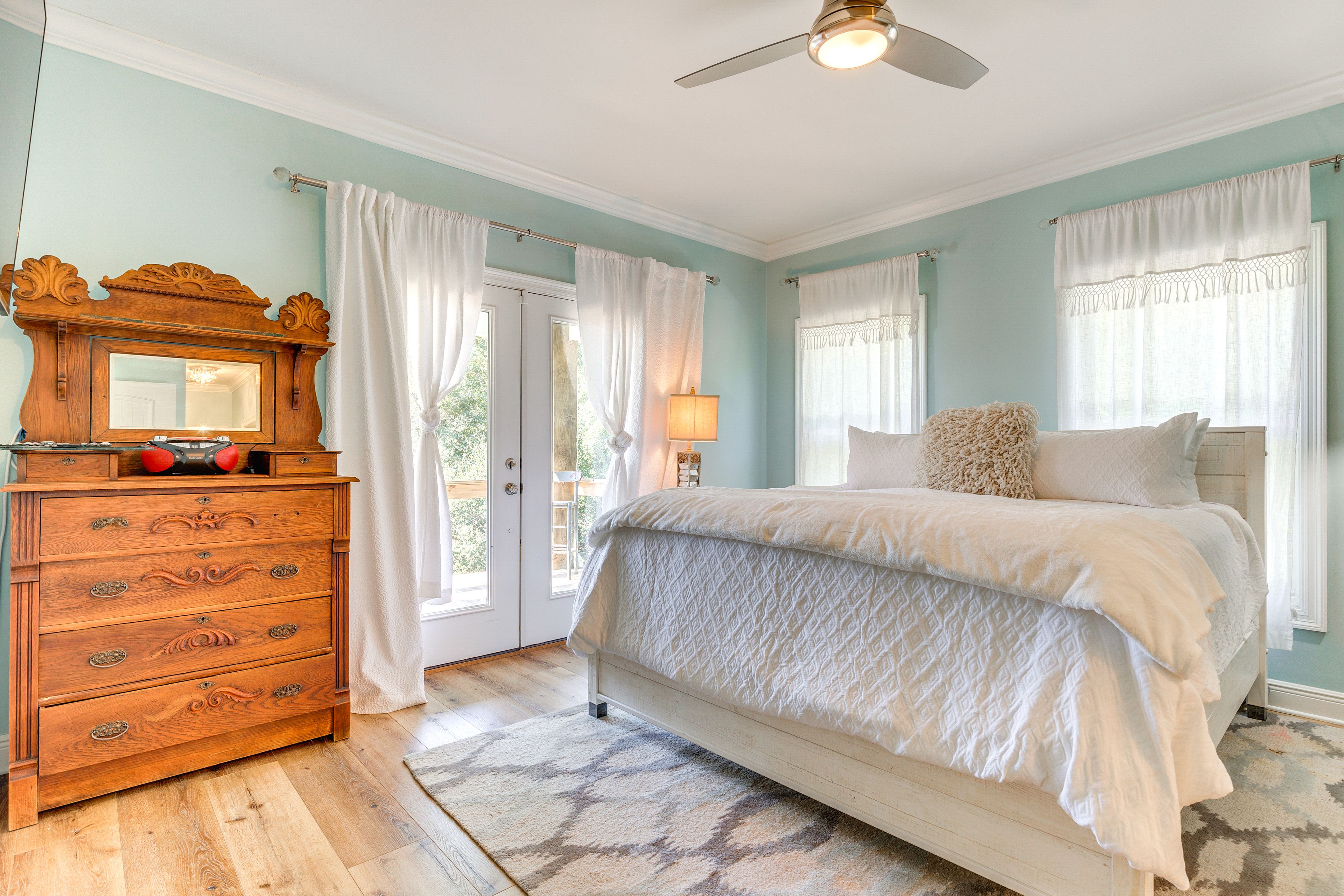 Bedroom 2 | King Bed