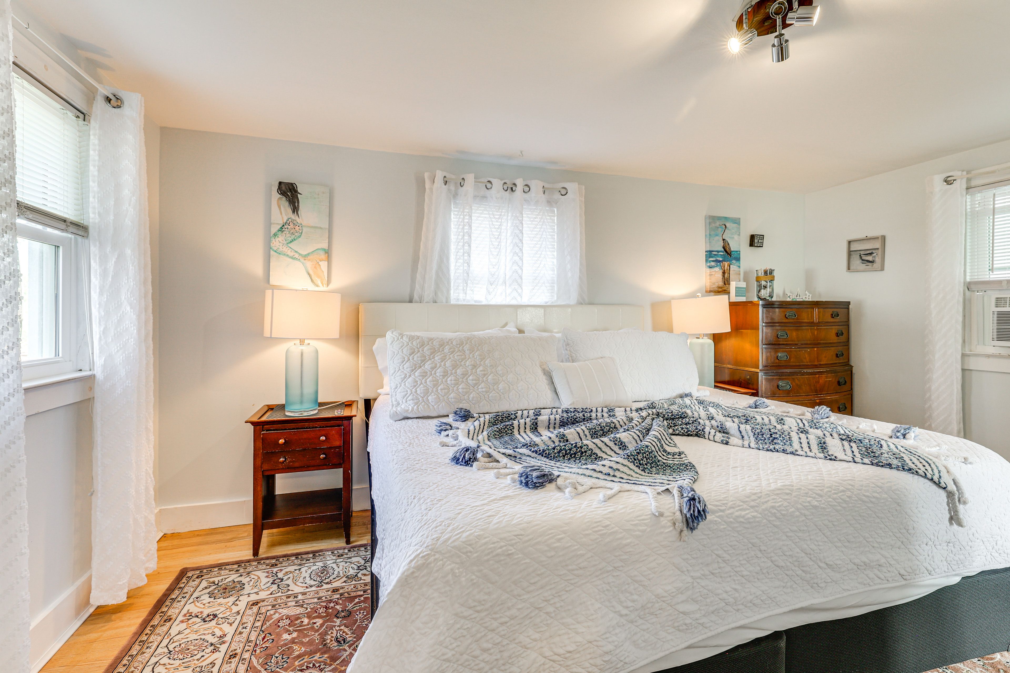 Bedroom 1 | King Bed | Smart TV | Linens Provided