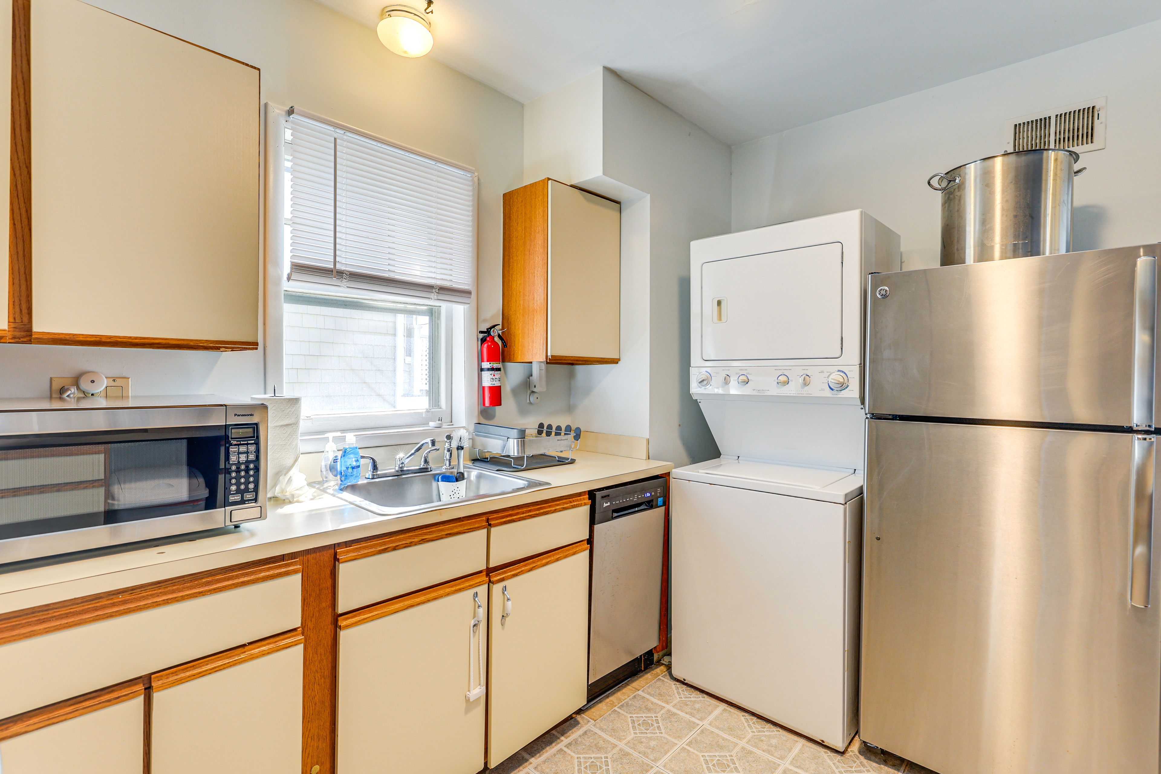 Washer & Dryer | Detergent Provided
