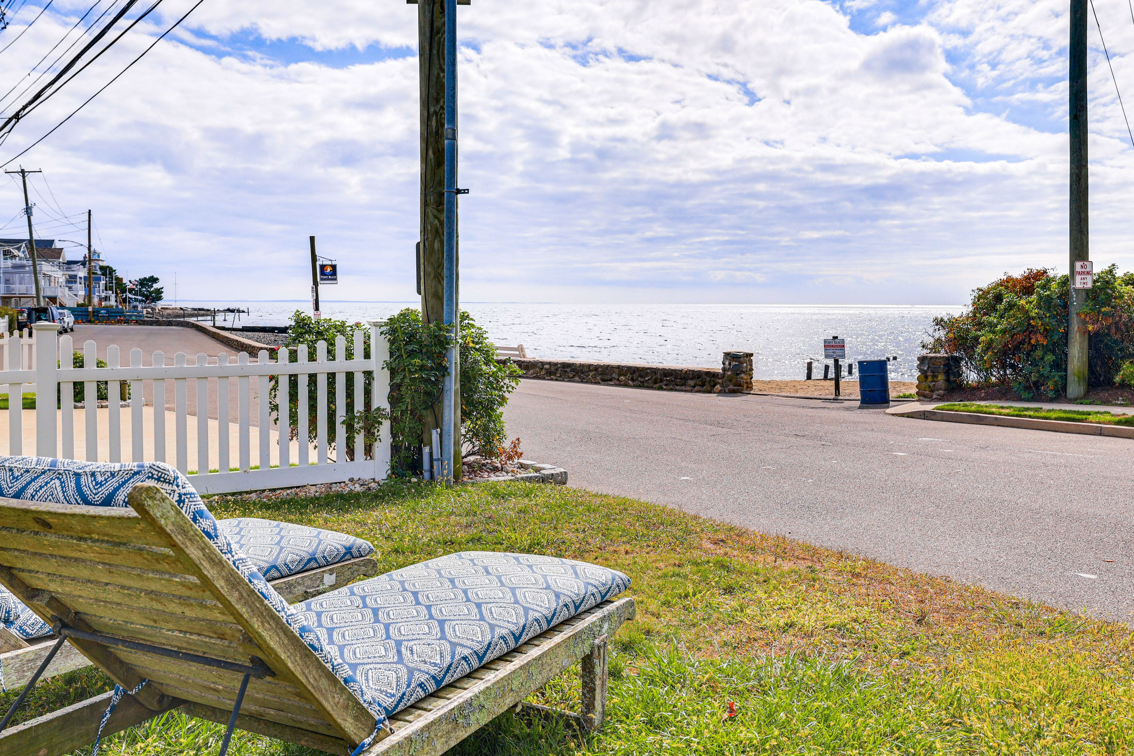 Milford Vacation Rental | 2BR | 1BA | 1,000 Sq Ft | 4 Steps Required