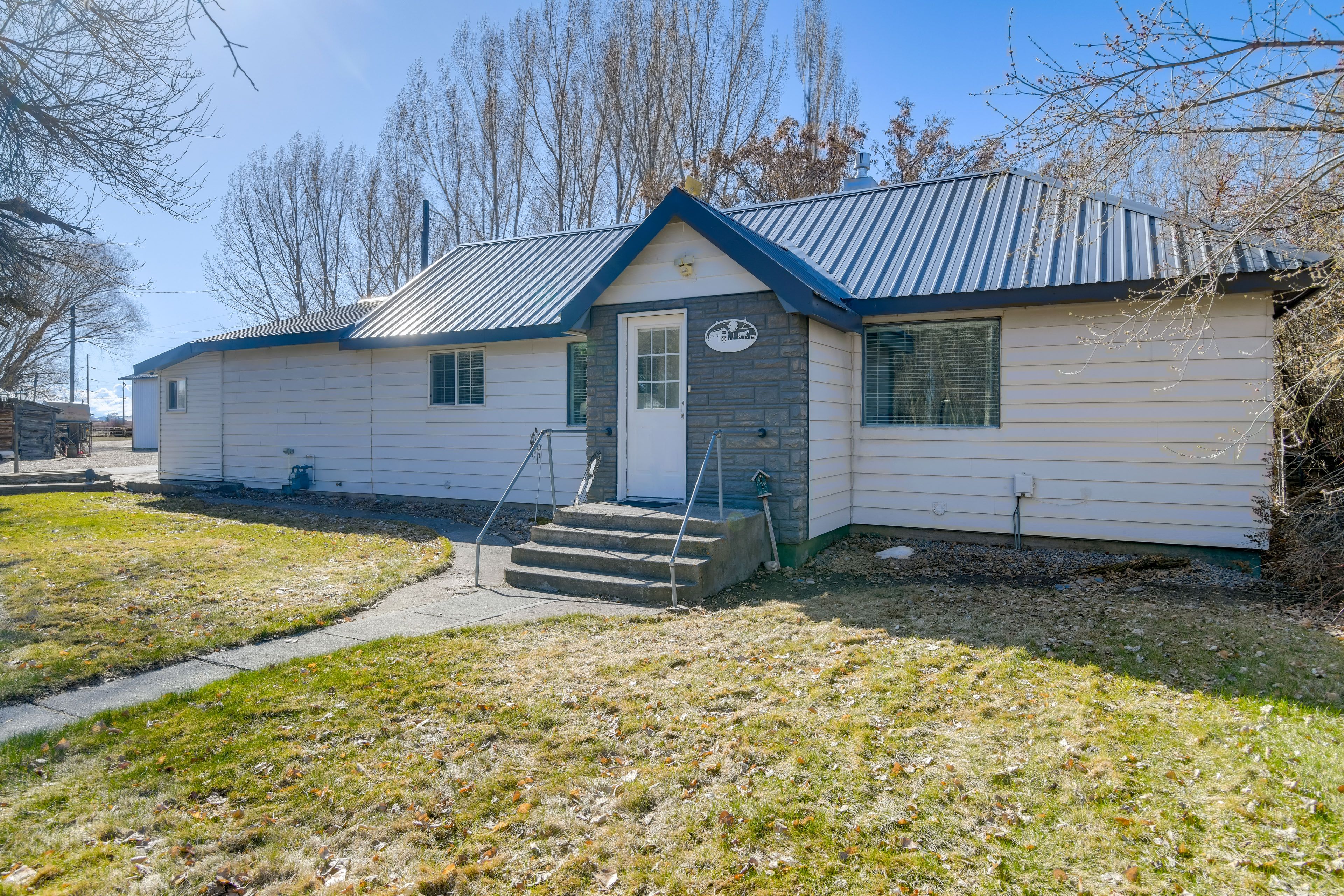 Property Exterior | Single-Story Home