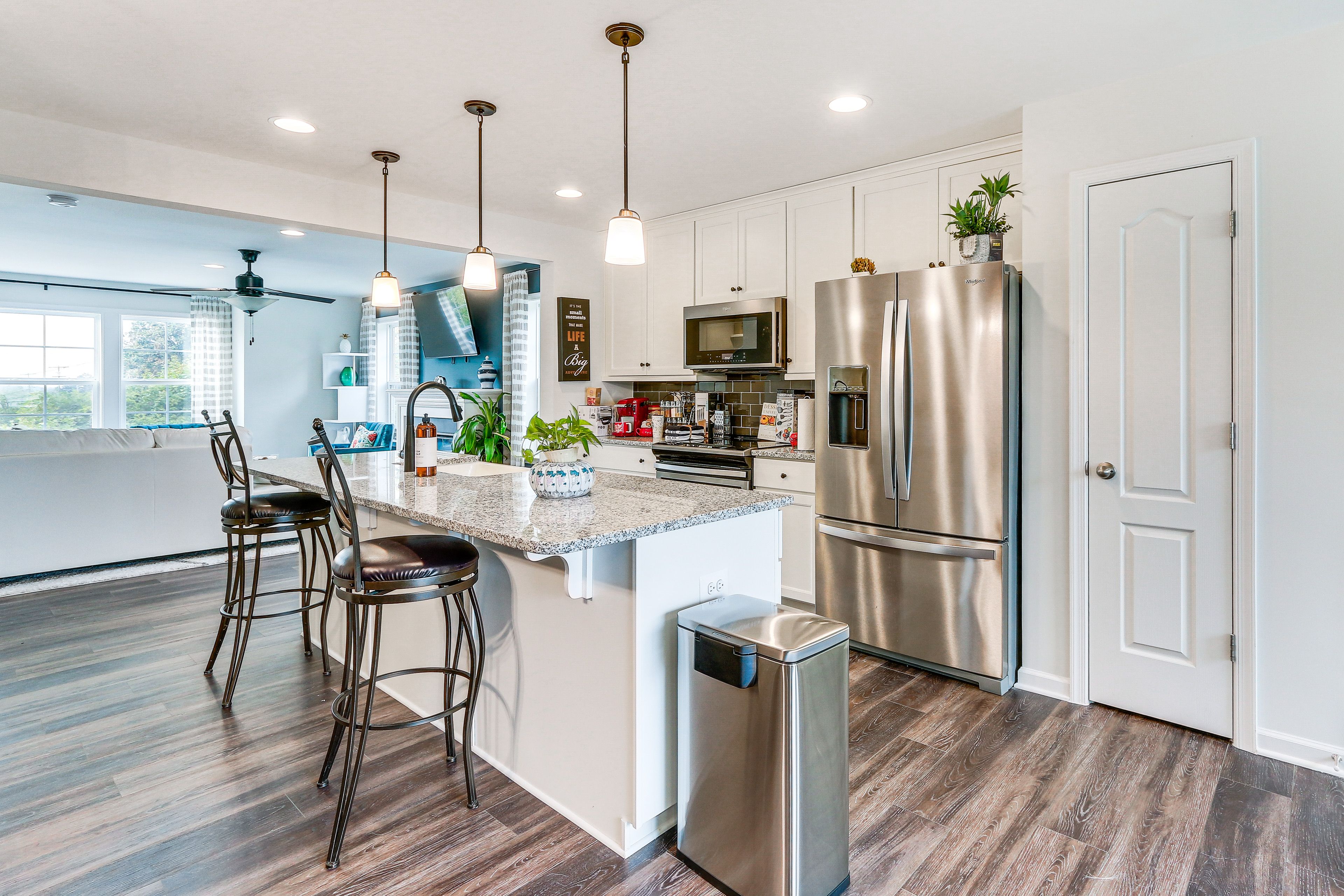 Kitchen | Multi-Level Townhome | Central A/C & Heating