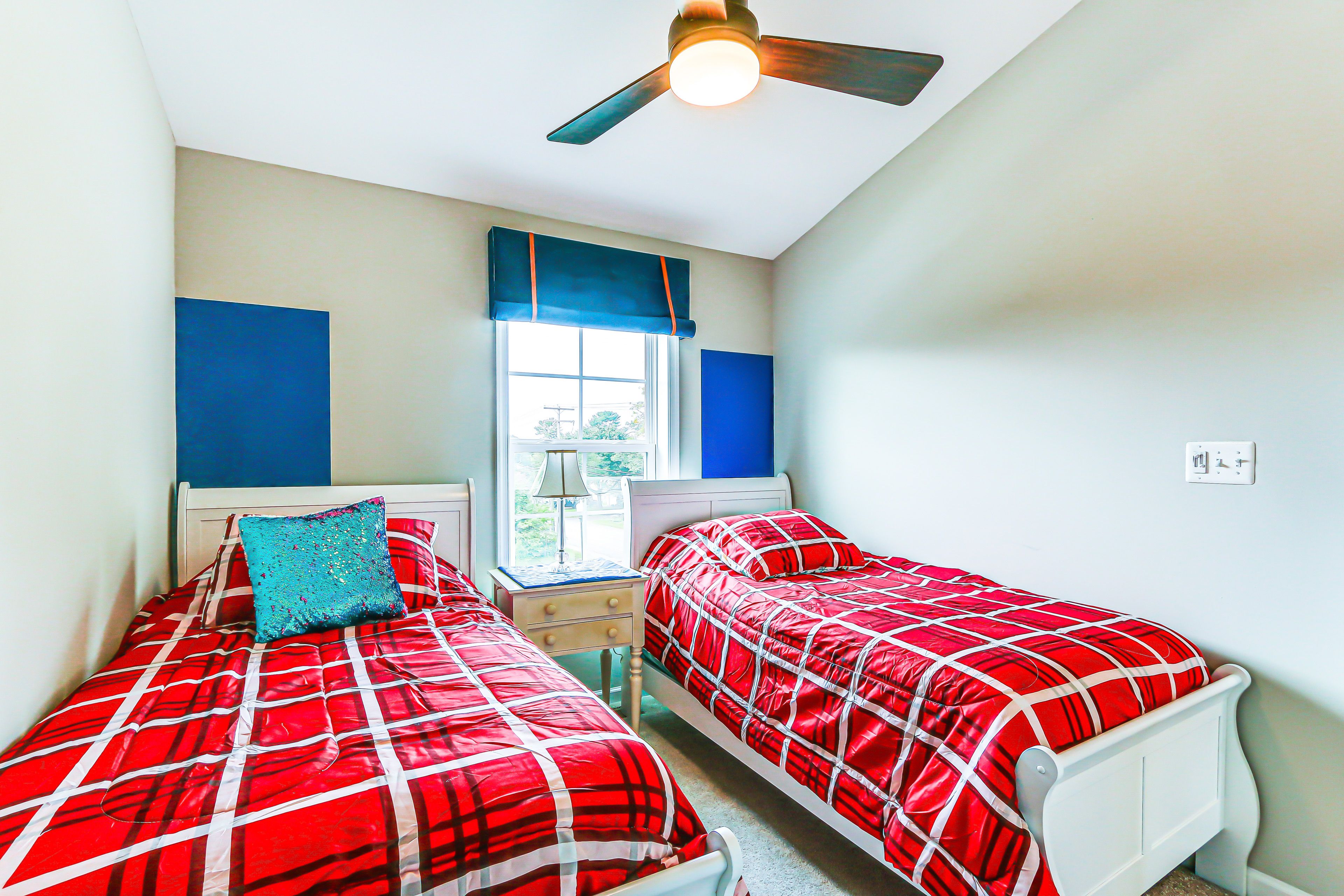 Bedroom 4 | 2 Twin Beds | 3rd Floor