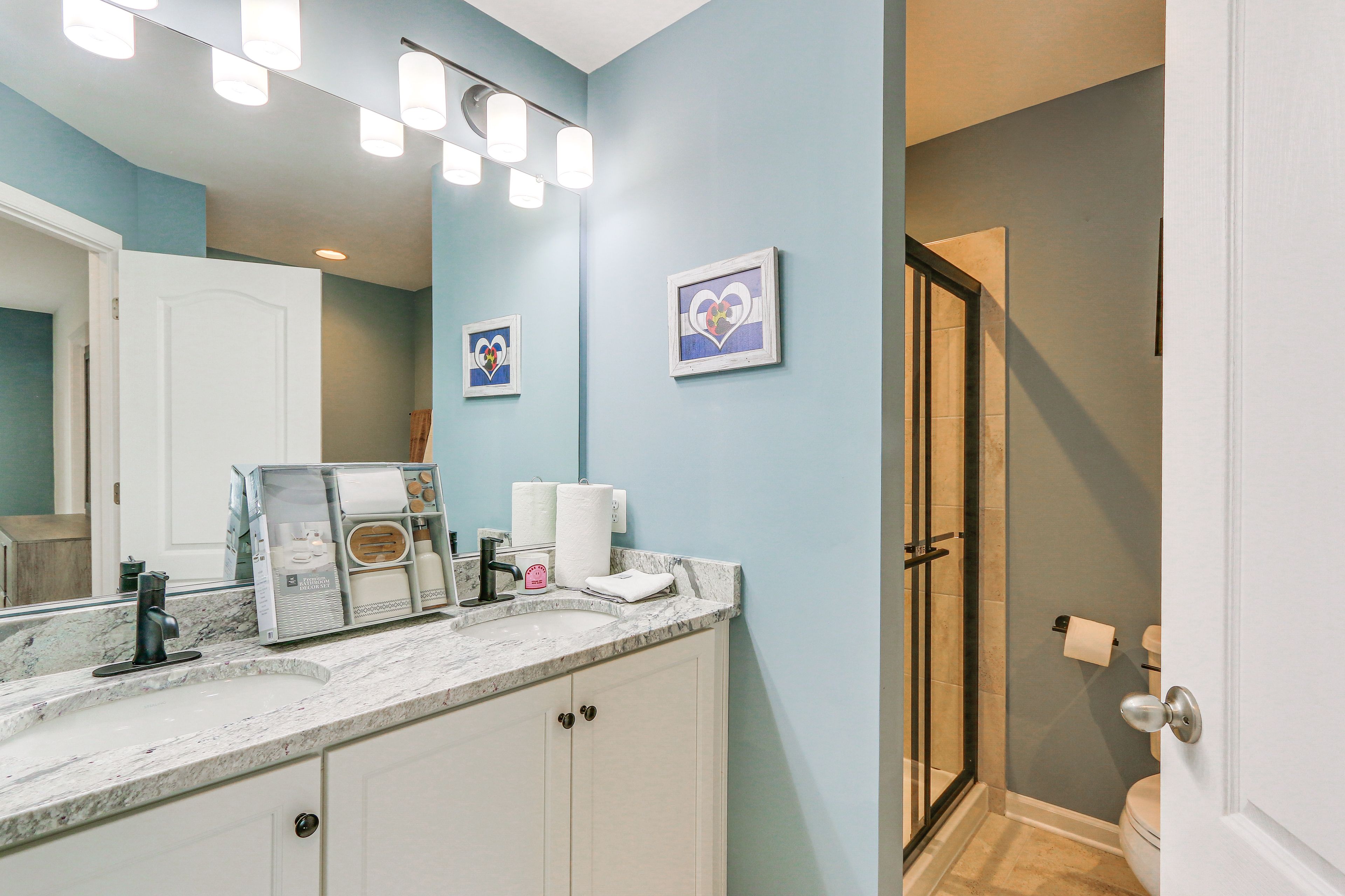Full Bathroom | 3rd Floor | Separate Tub & Shower