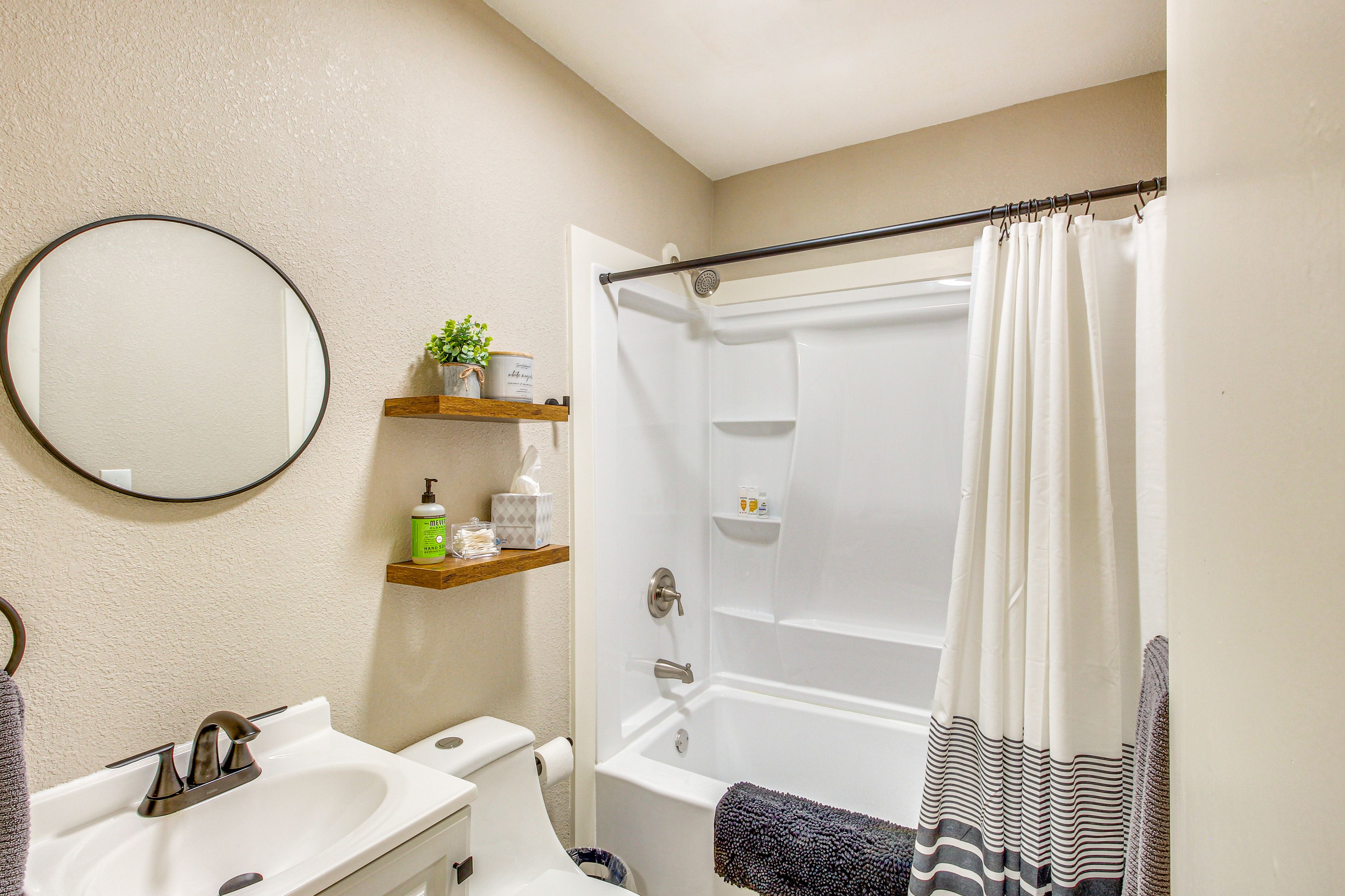 Full Bathroom