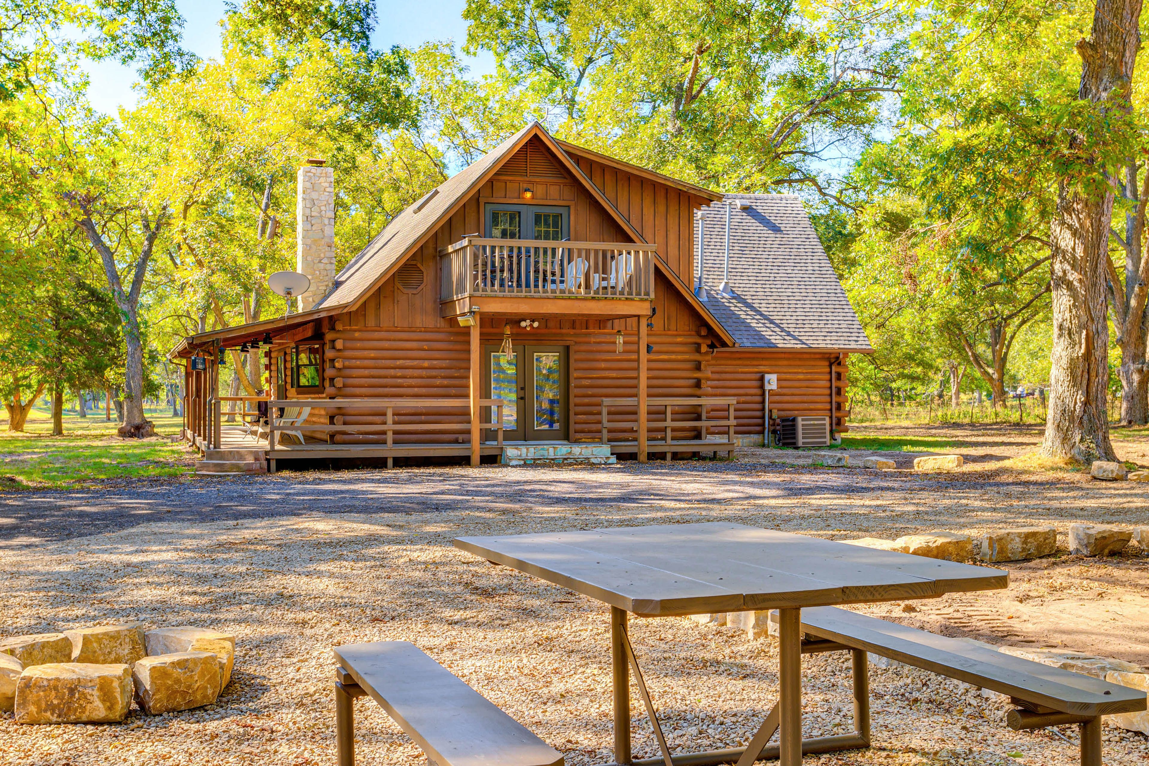 Backyard | Fire Pit | Outdoor Seating Areas