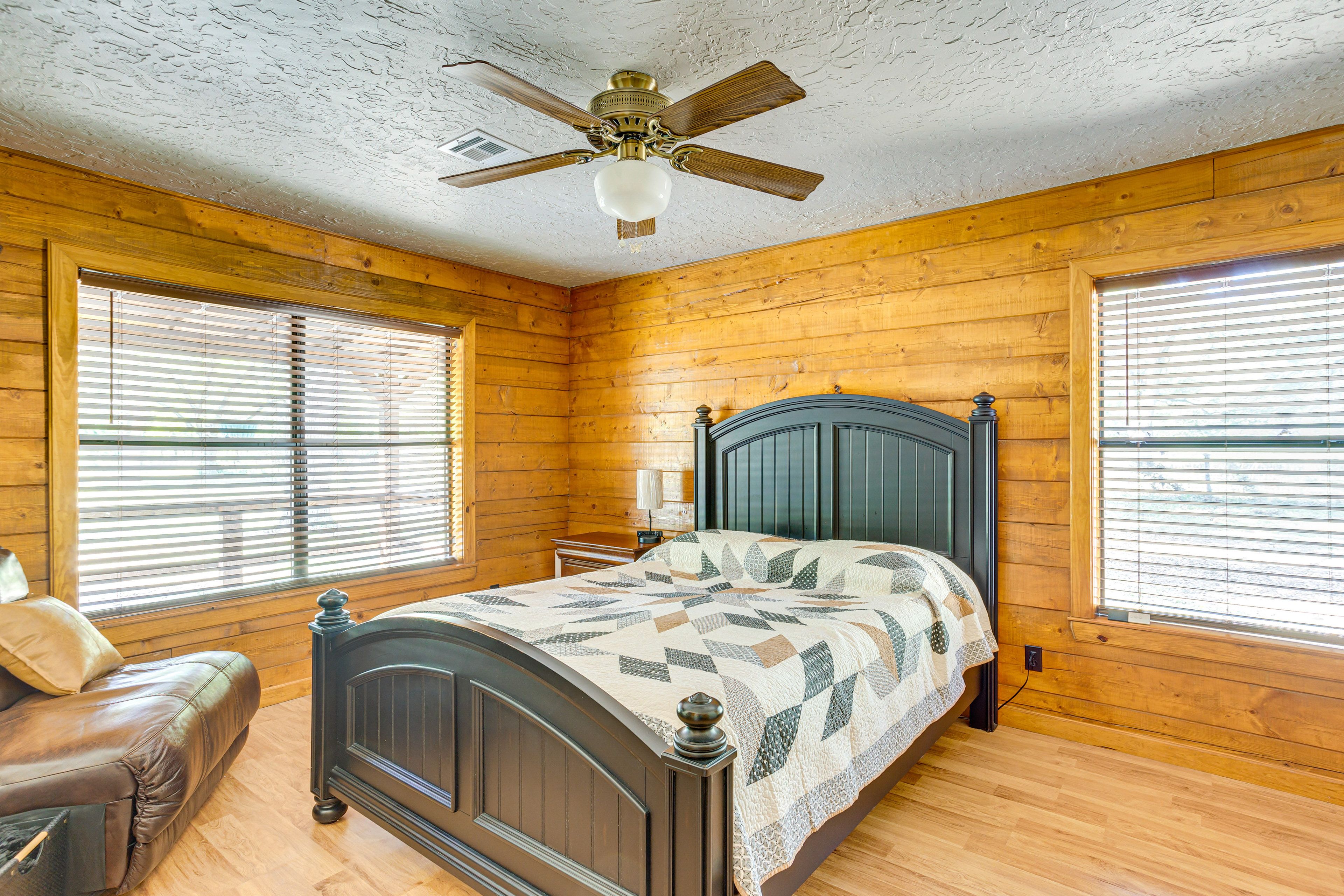 Bedroom 1 | 1st Floor | Queen Bed | Linens & Towels Provided