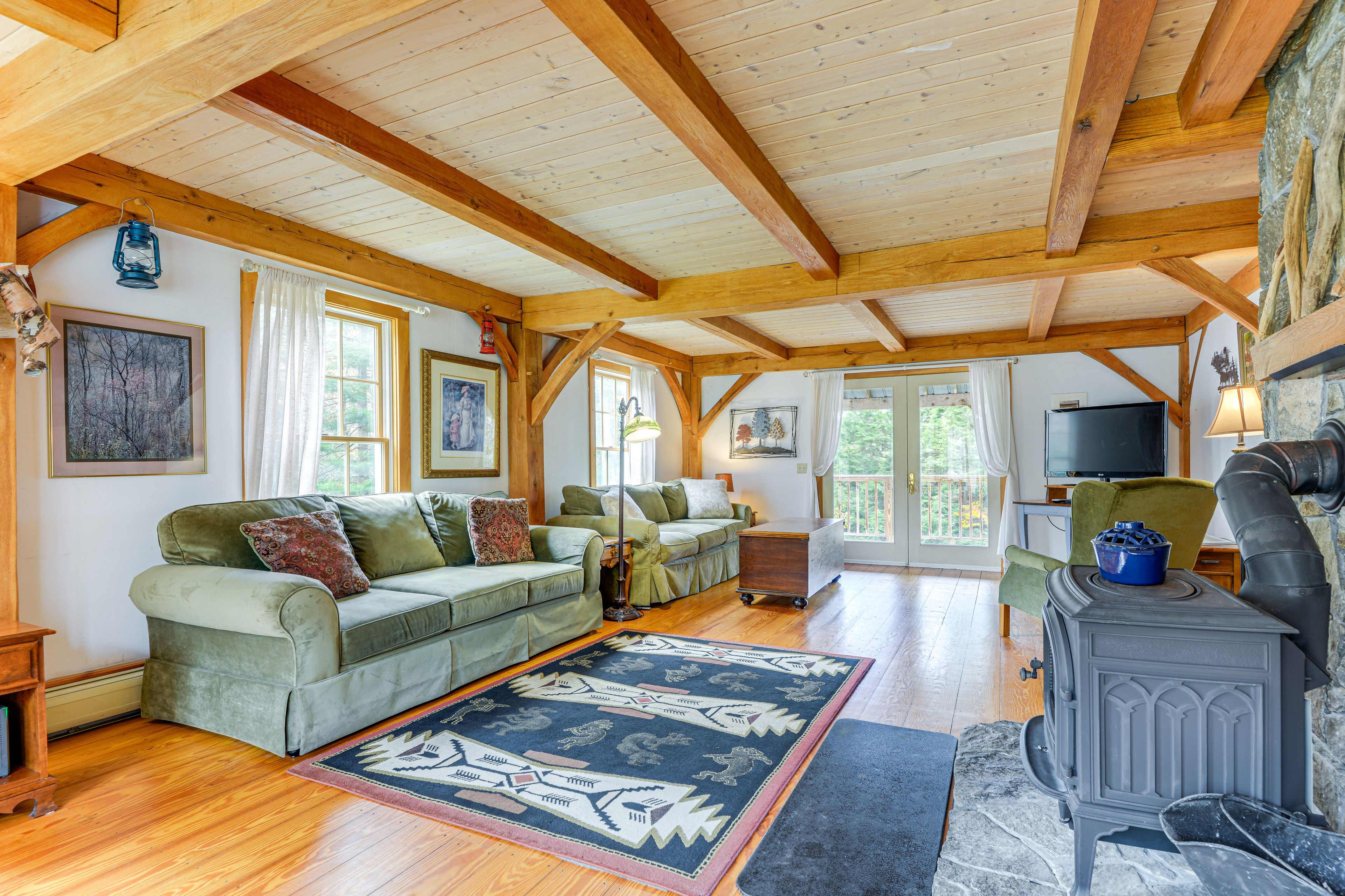 Living Room | 1st Floor | Smart TV | Free WiFi | Central Heating