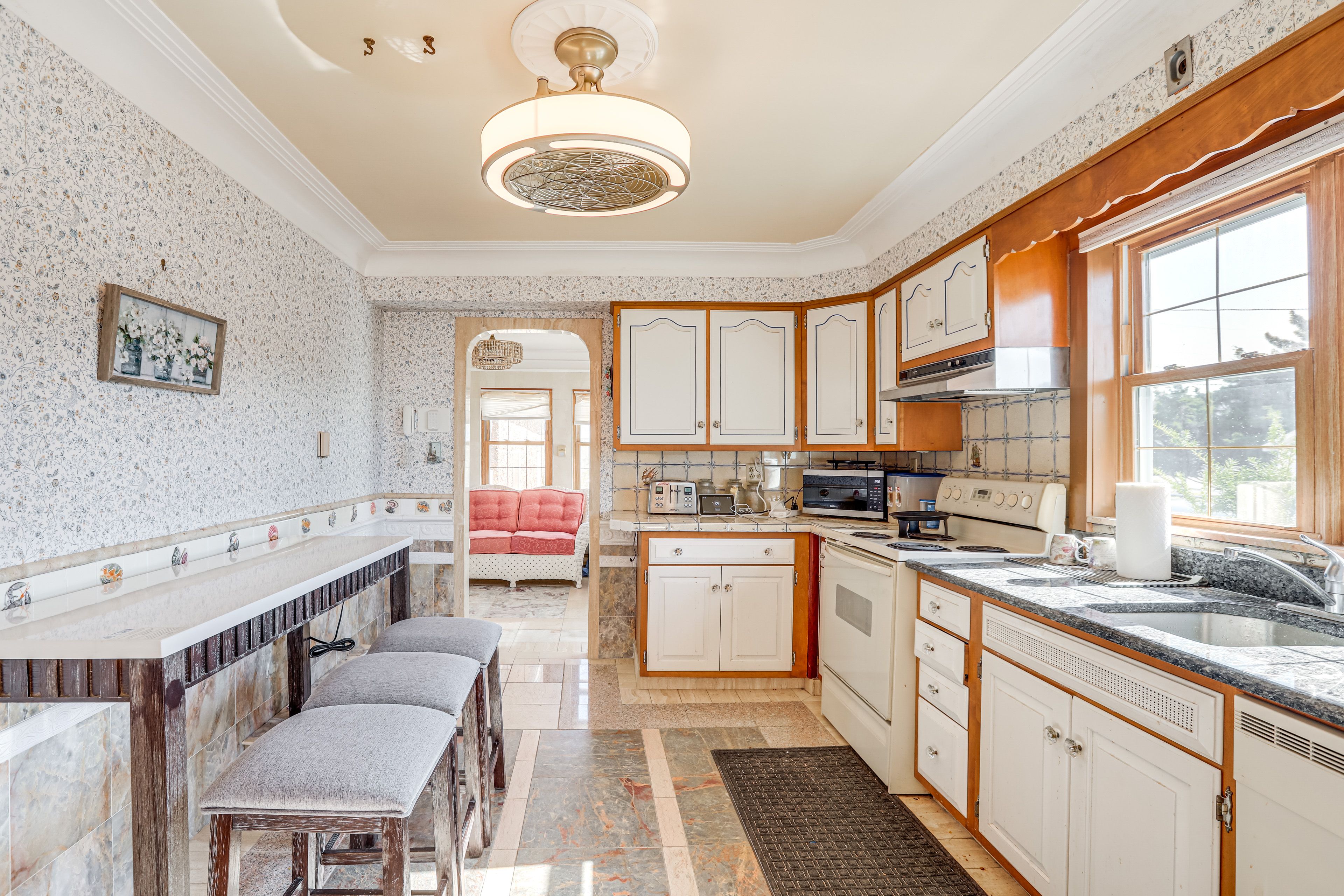 Kitchen | 1st Floor | Toaster | Drip Coffee Pot | Electric Kettle