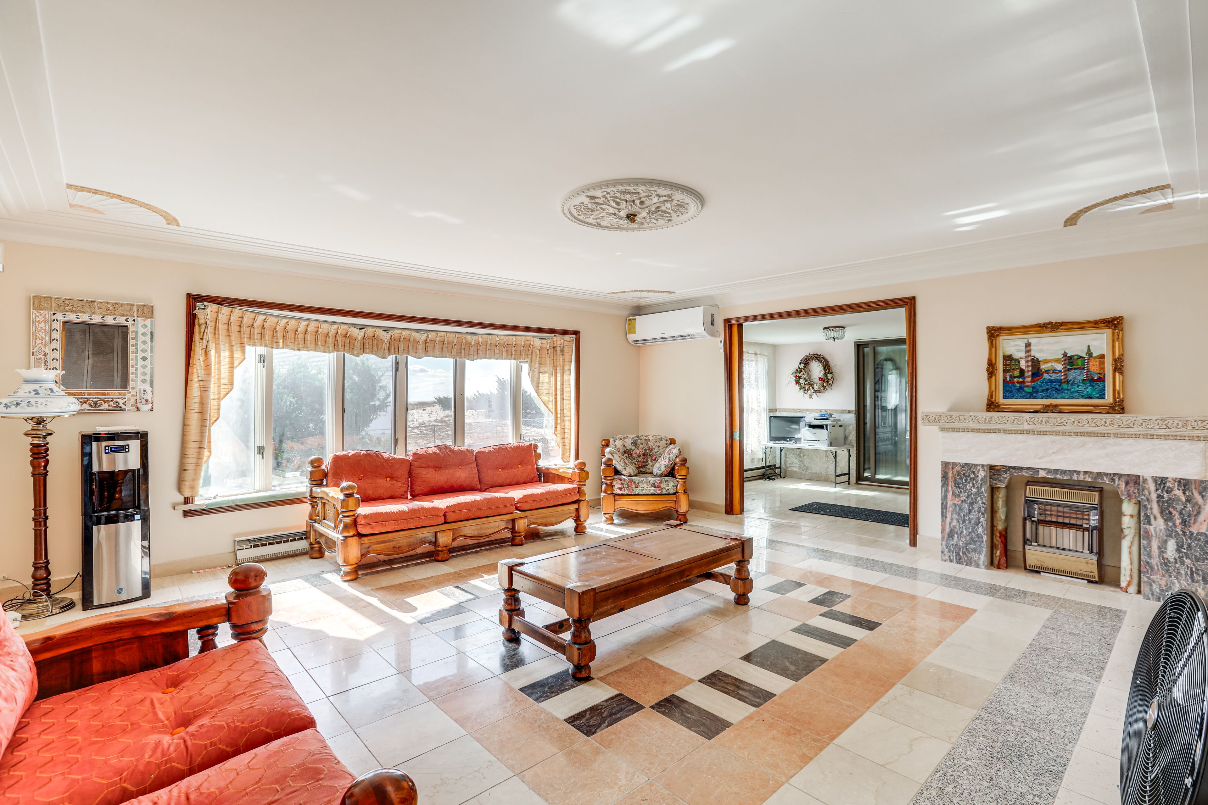 Living Room | 1st Floor | Smart TV