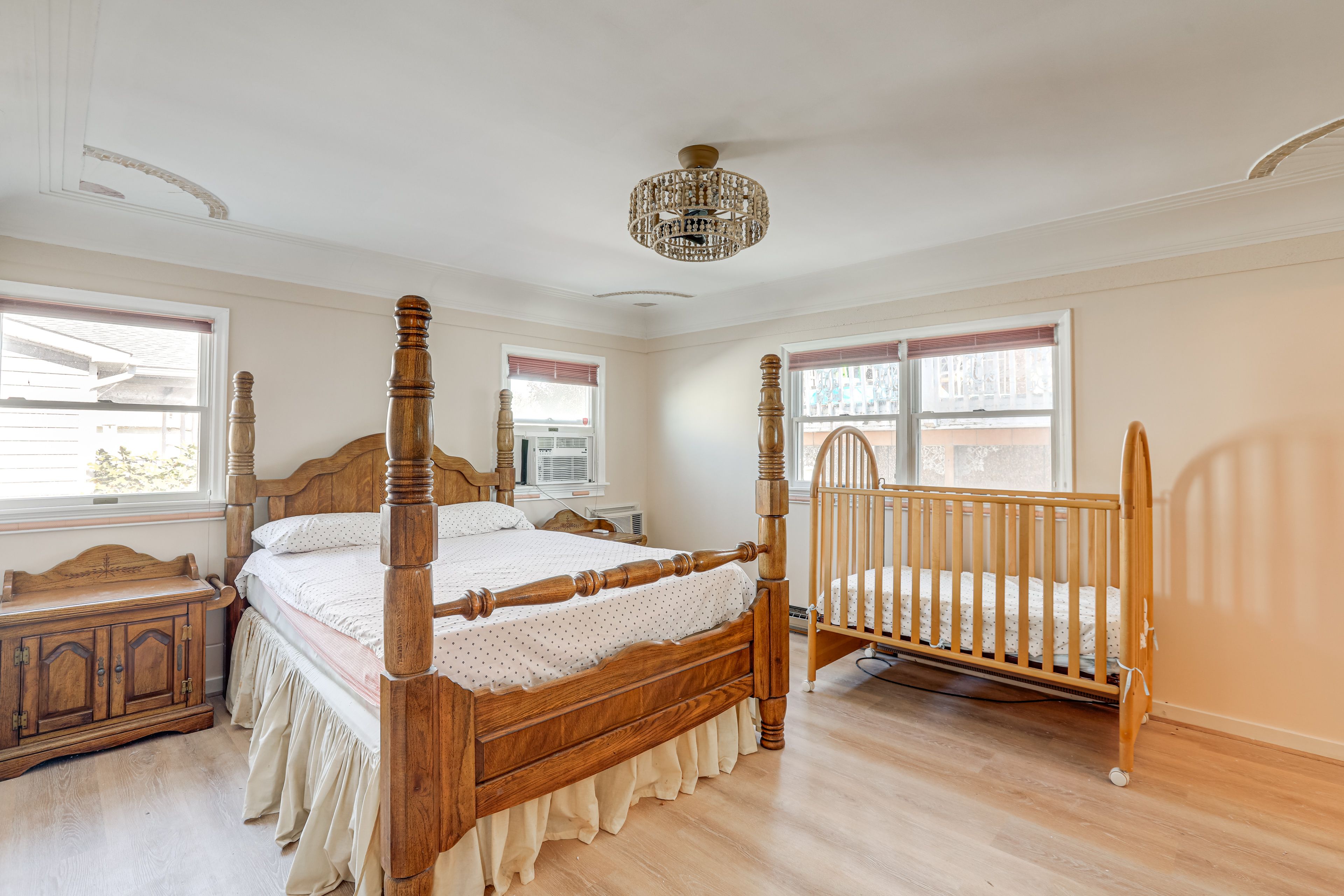 Bedroom 1 | King Bed | 1st Floor | En-Suite Bathroom